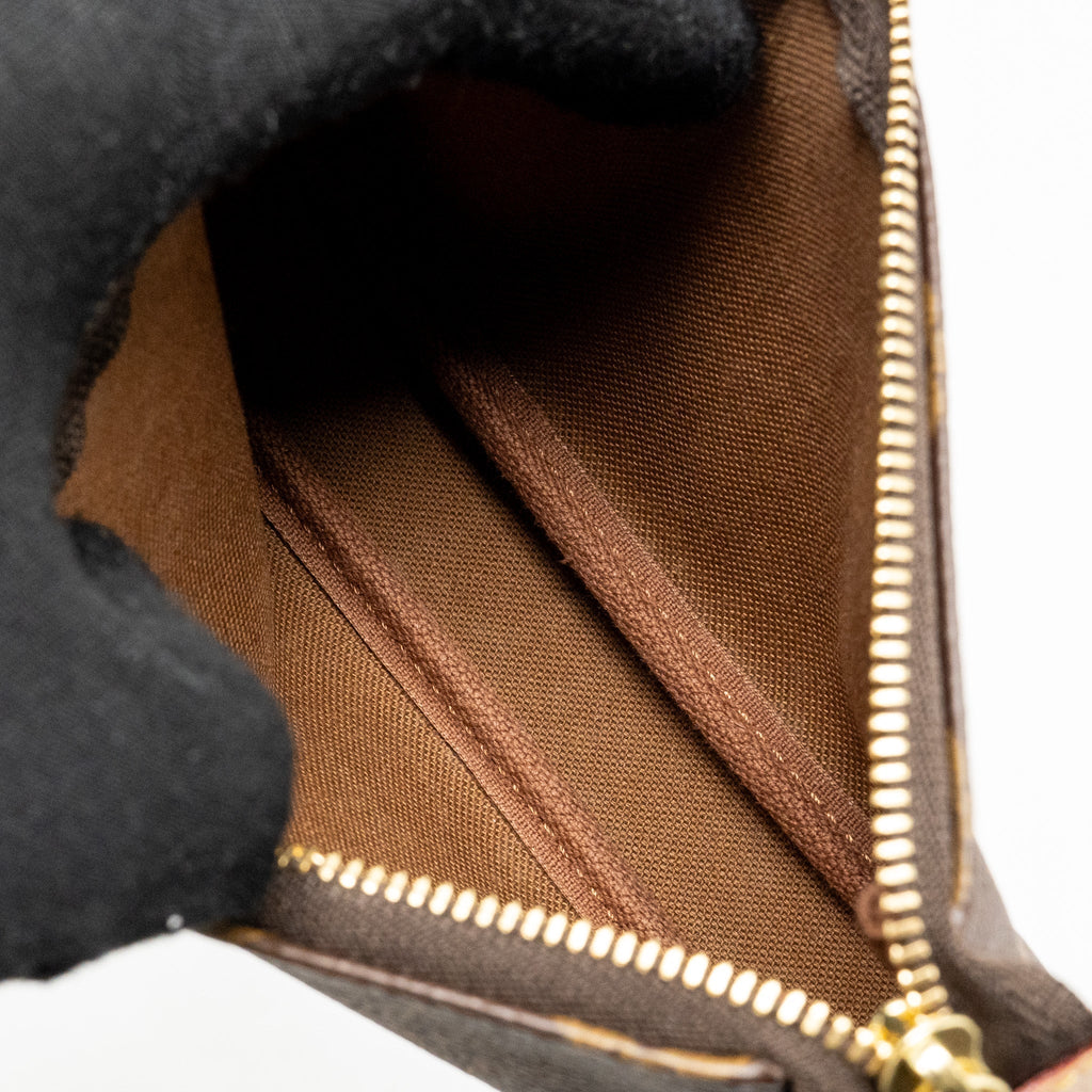 louis-vuitton-mini-pochette-accessoires-monogram-canvas-ghw