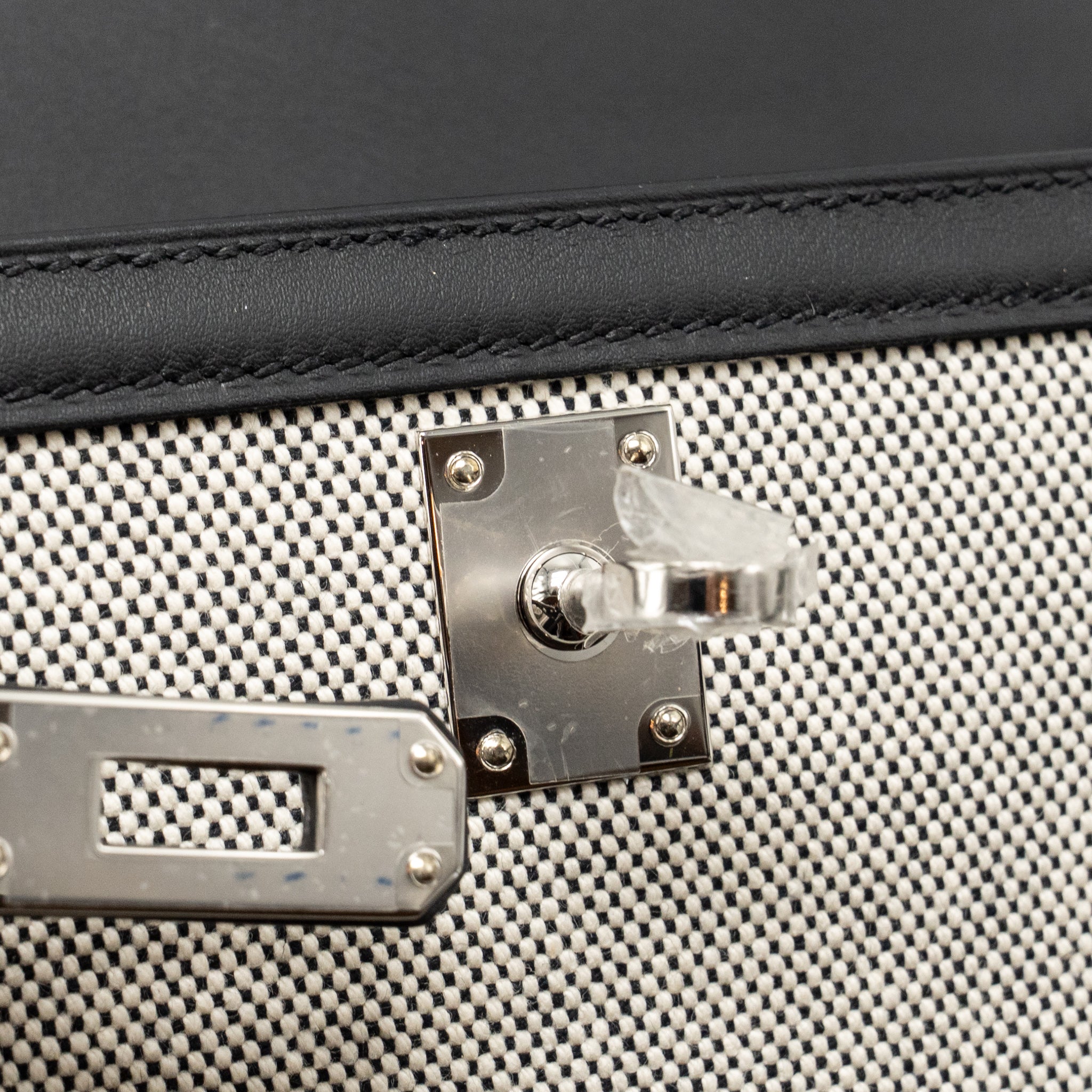 hermes-kelly-25-sellier-toile-h-swift-ecru-black-black-shw-stamp-k