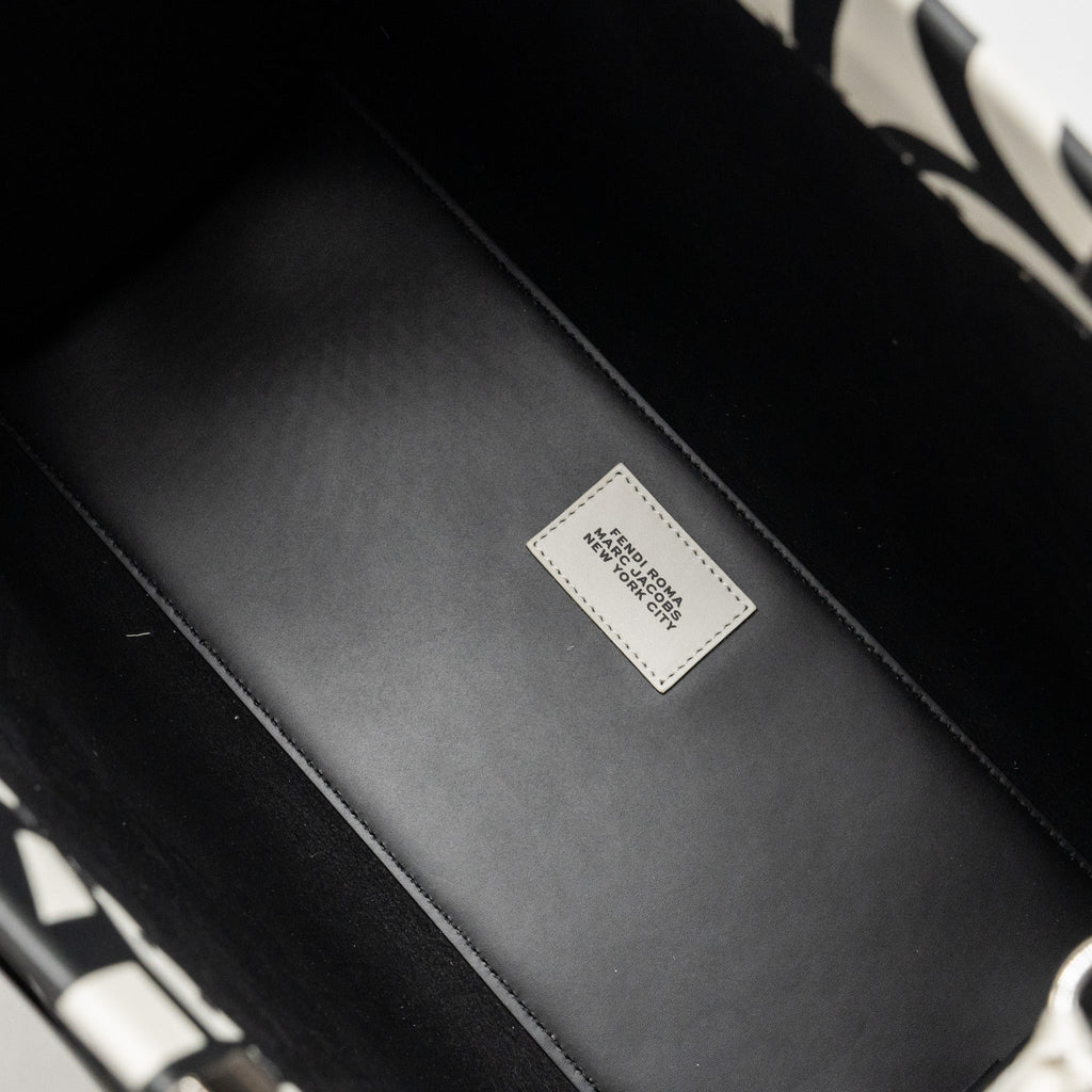 fendi-medium-sunshine-roma-shopping-bag-calfskin-black-white-shw-copy