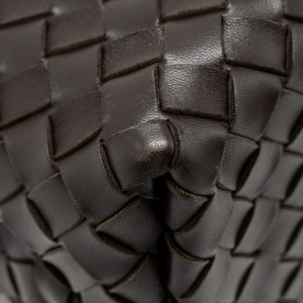 bottega-veneta-medium-andiamo-lambskin-fondant-ghw
