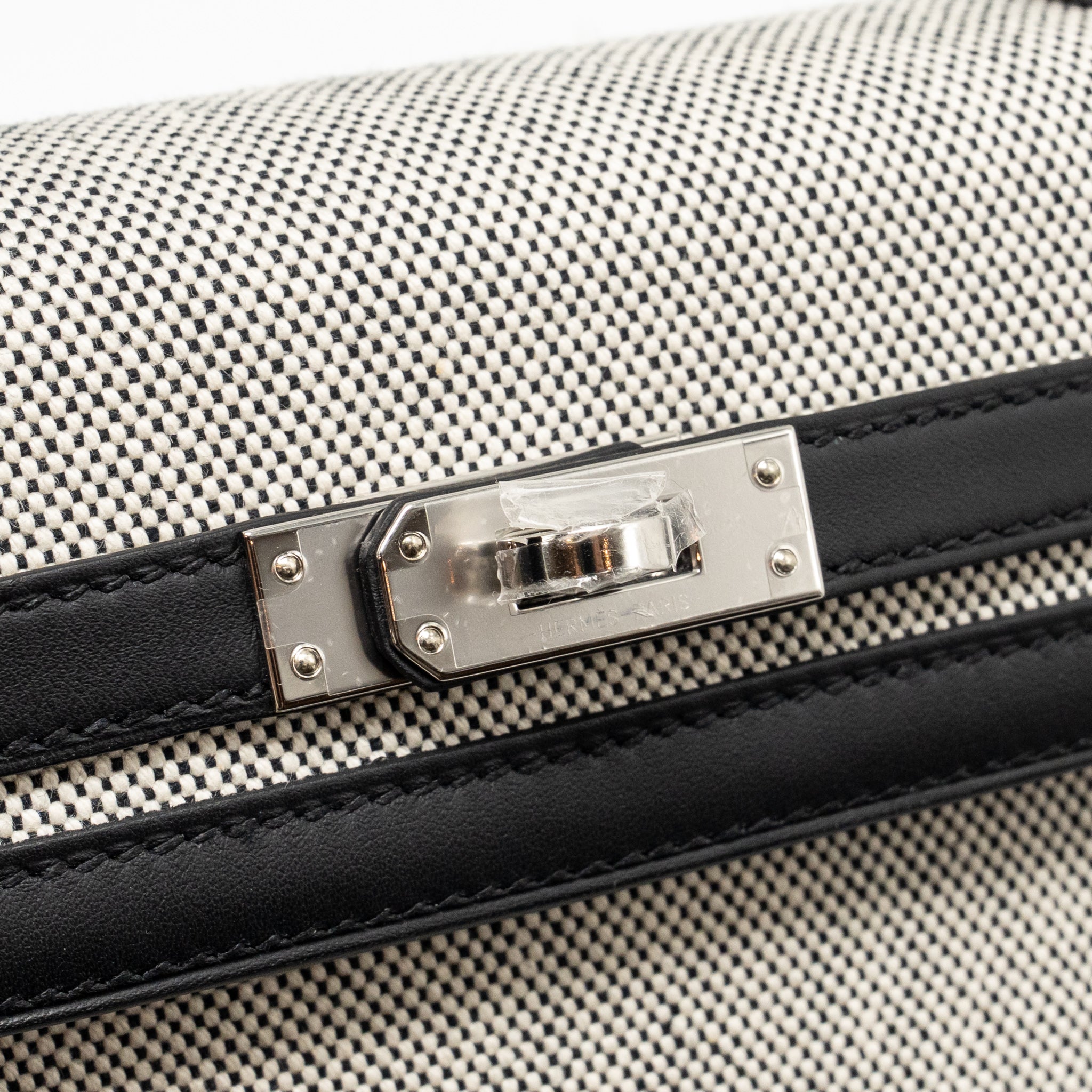 hermes-kelly-25-sellier-toile-h-swift-ecru-black-black-shw-stamp-k