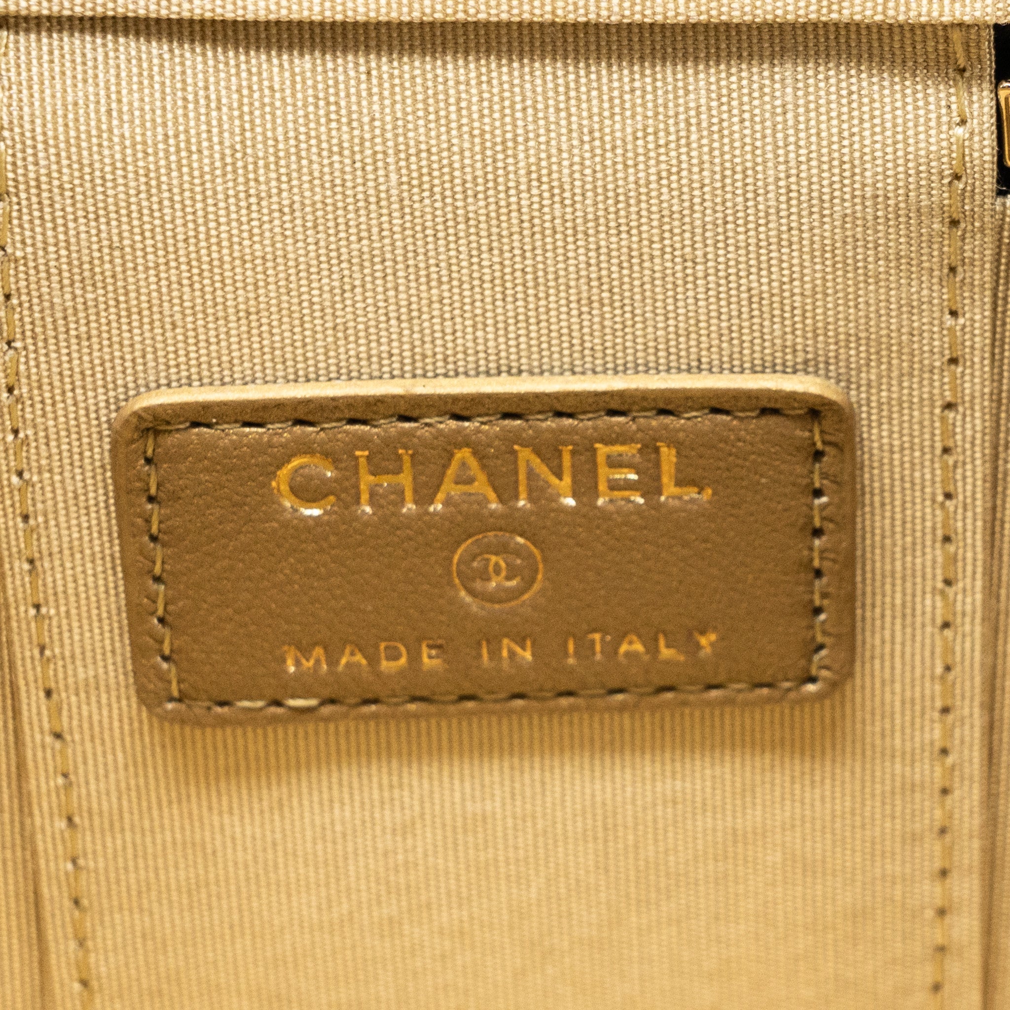 chanel-pearl-crush-mini-vanity-with-chain-lambskin-black-ghw-1