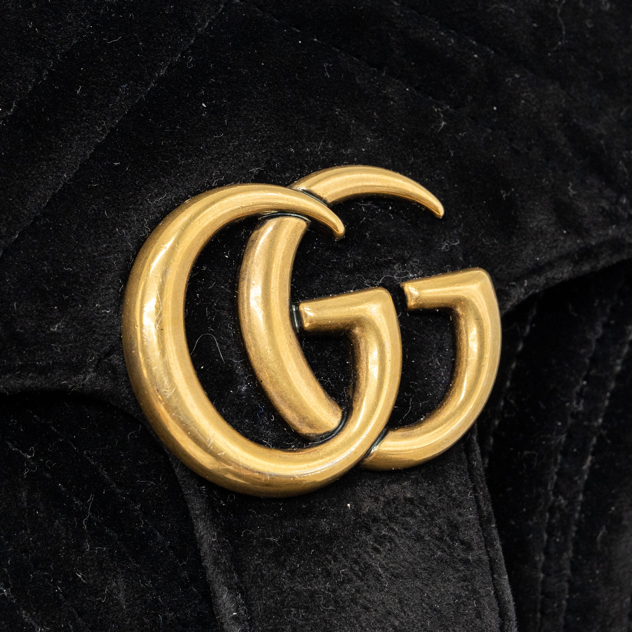 gucci-mini-marmont-velvet-black-ghw-1