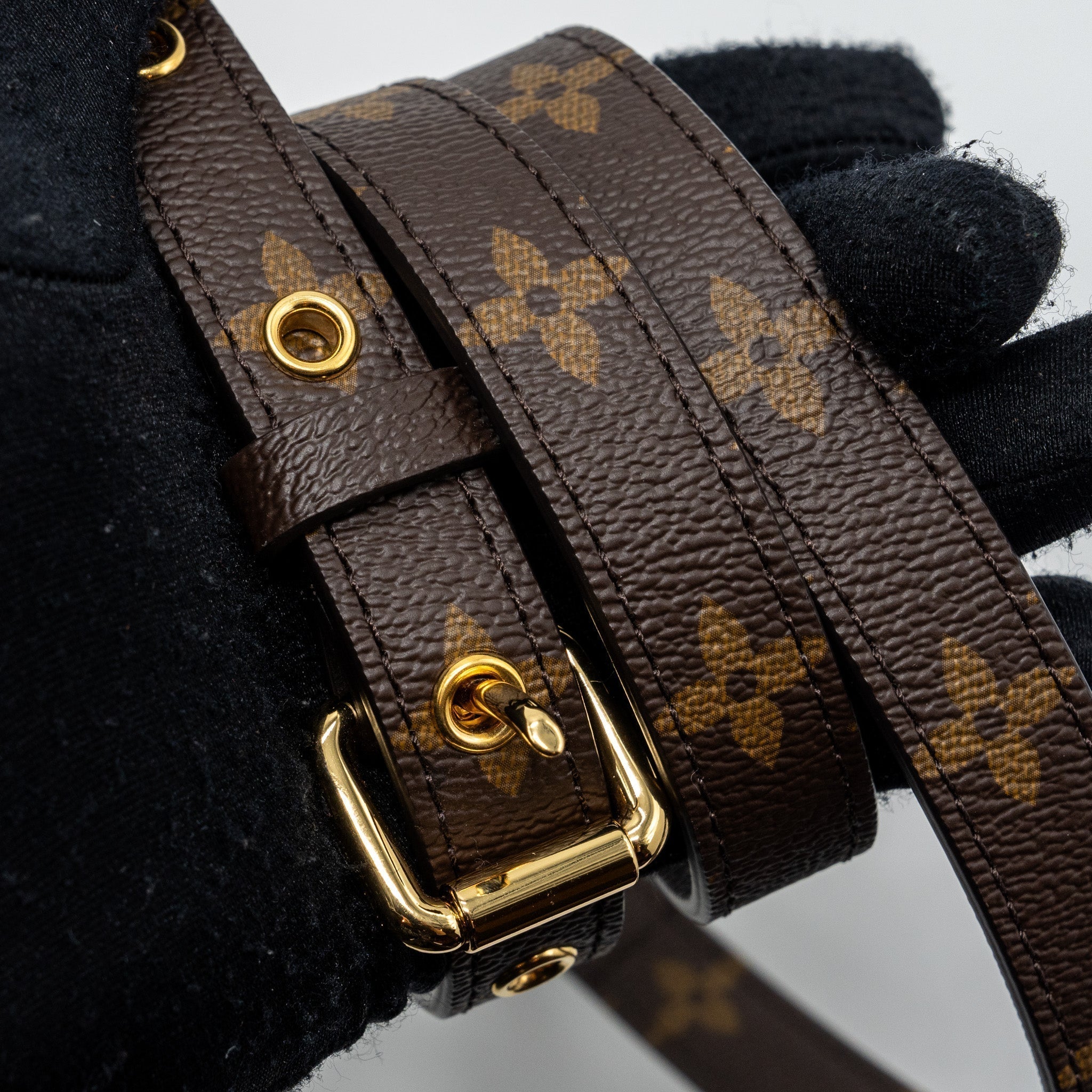 louis-vuitton-pochette-metis-monogram-canvas-ghw-19