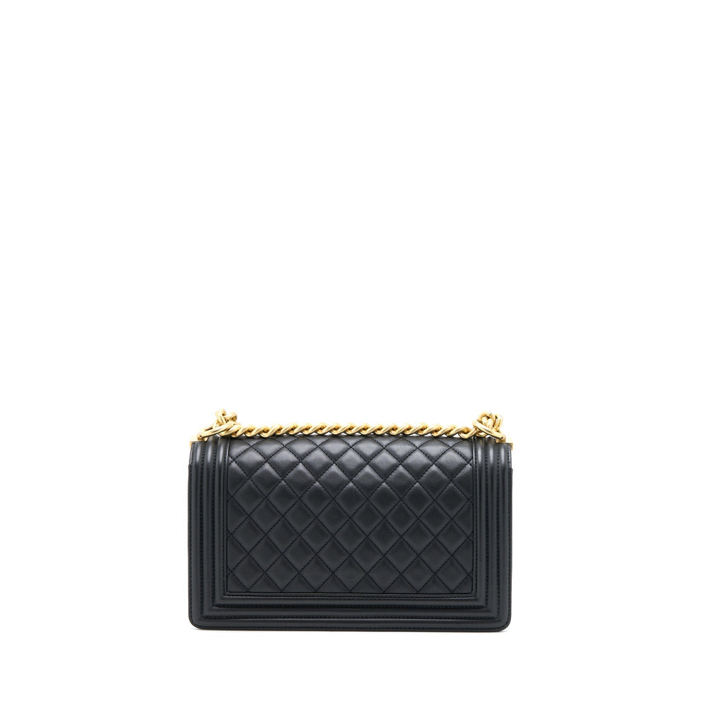 chanel-medium-boy-bag-calfskin-black-brushed-ghw