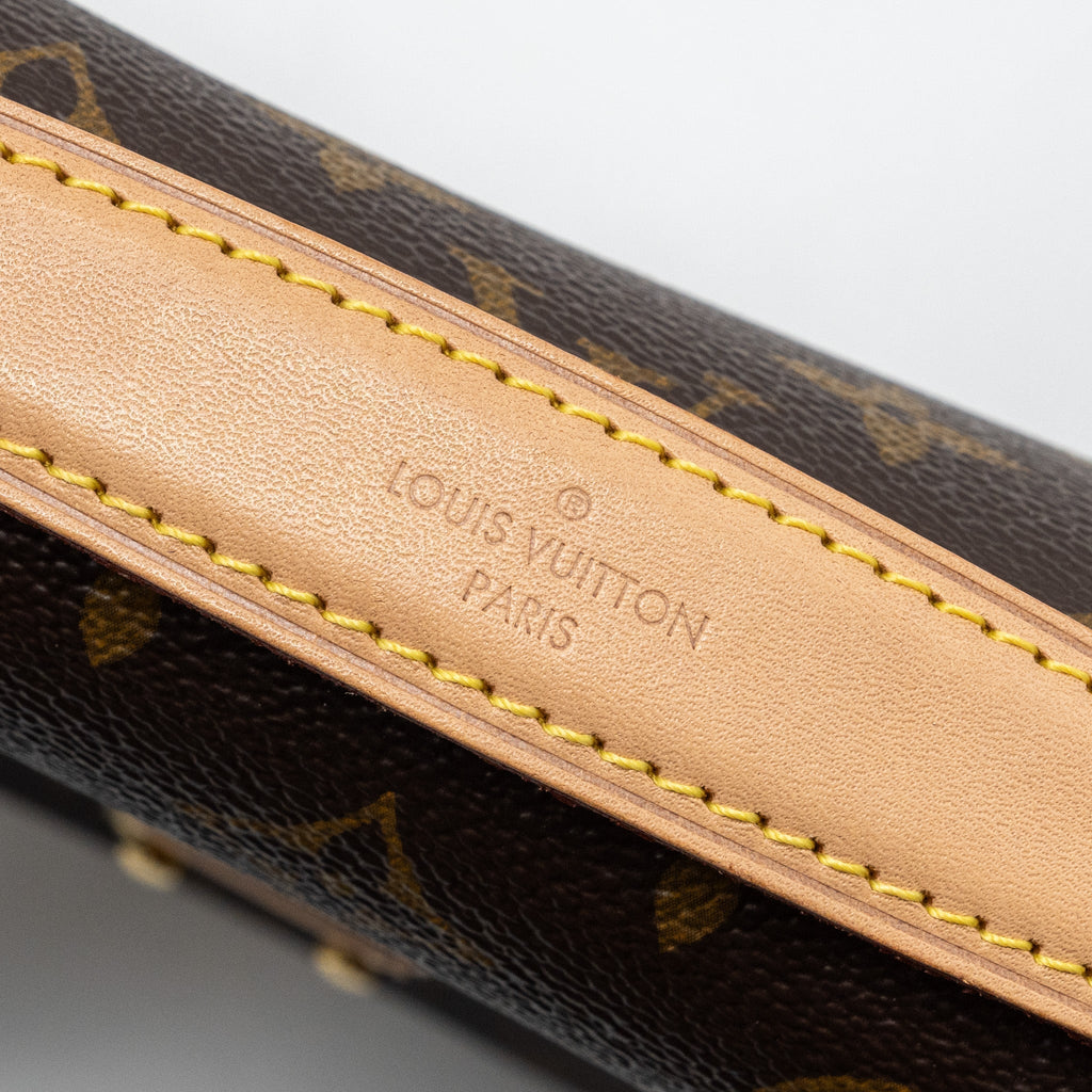 louis-vuitton-pochette-metis-monogram-canvas-ghw-19