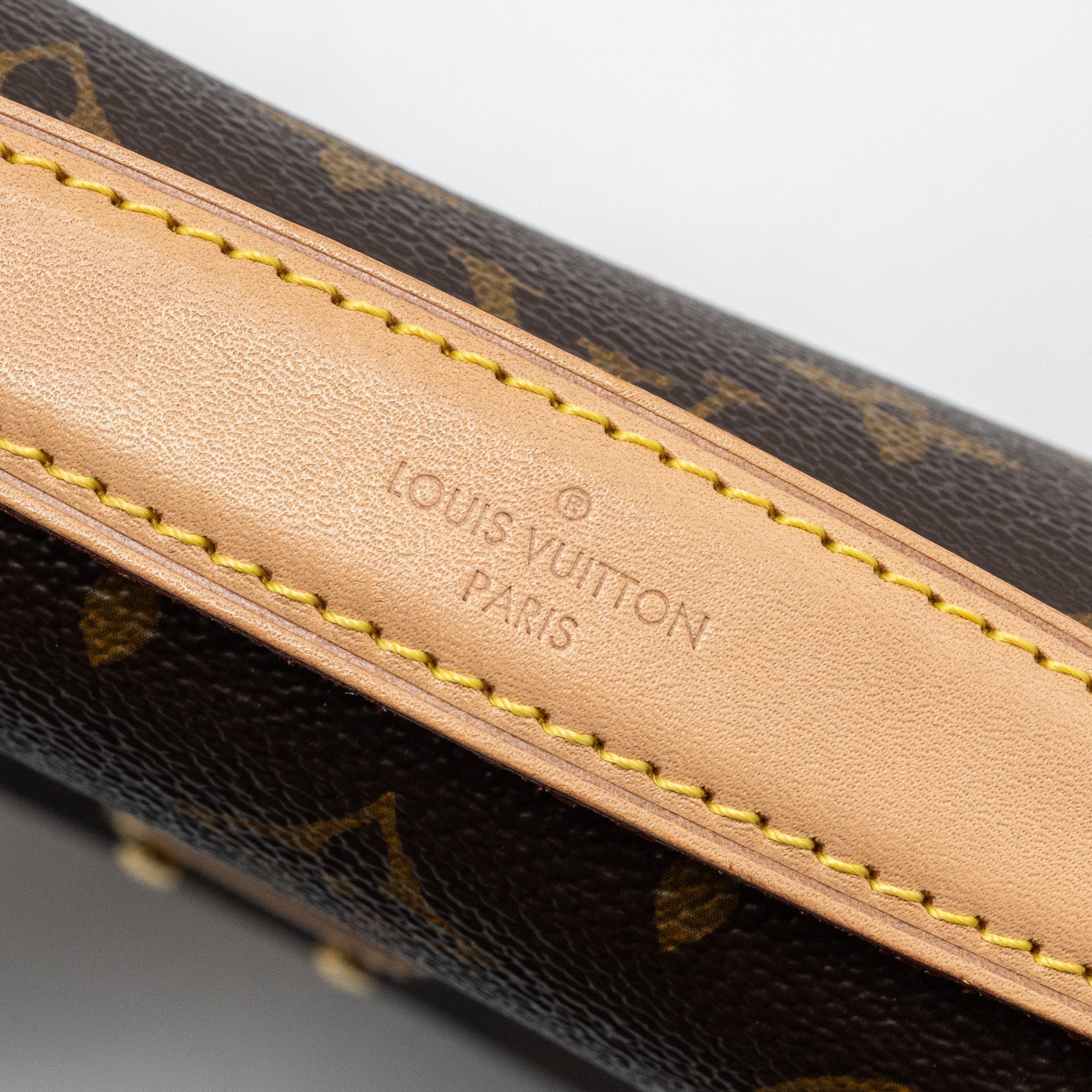 louis-vuitton-pochette-metis-monogram-canvas-ghw-19