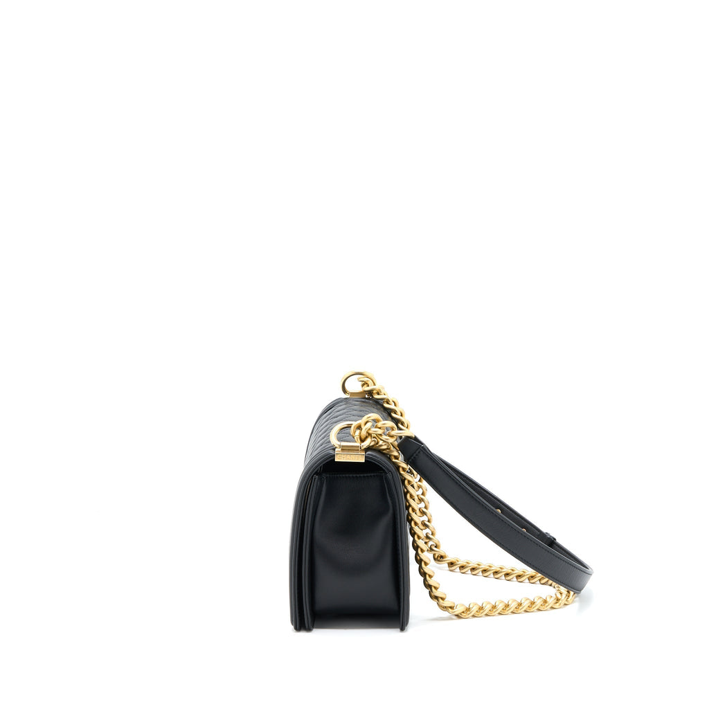 chanel-medium-boy-bag-calfskin-black-brushed-ghw