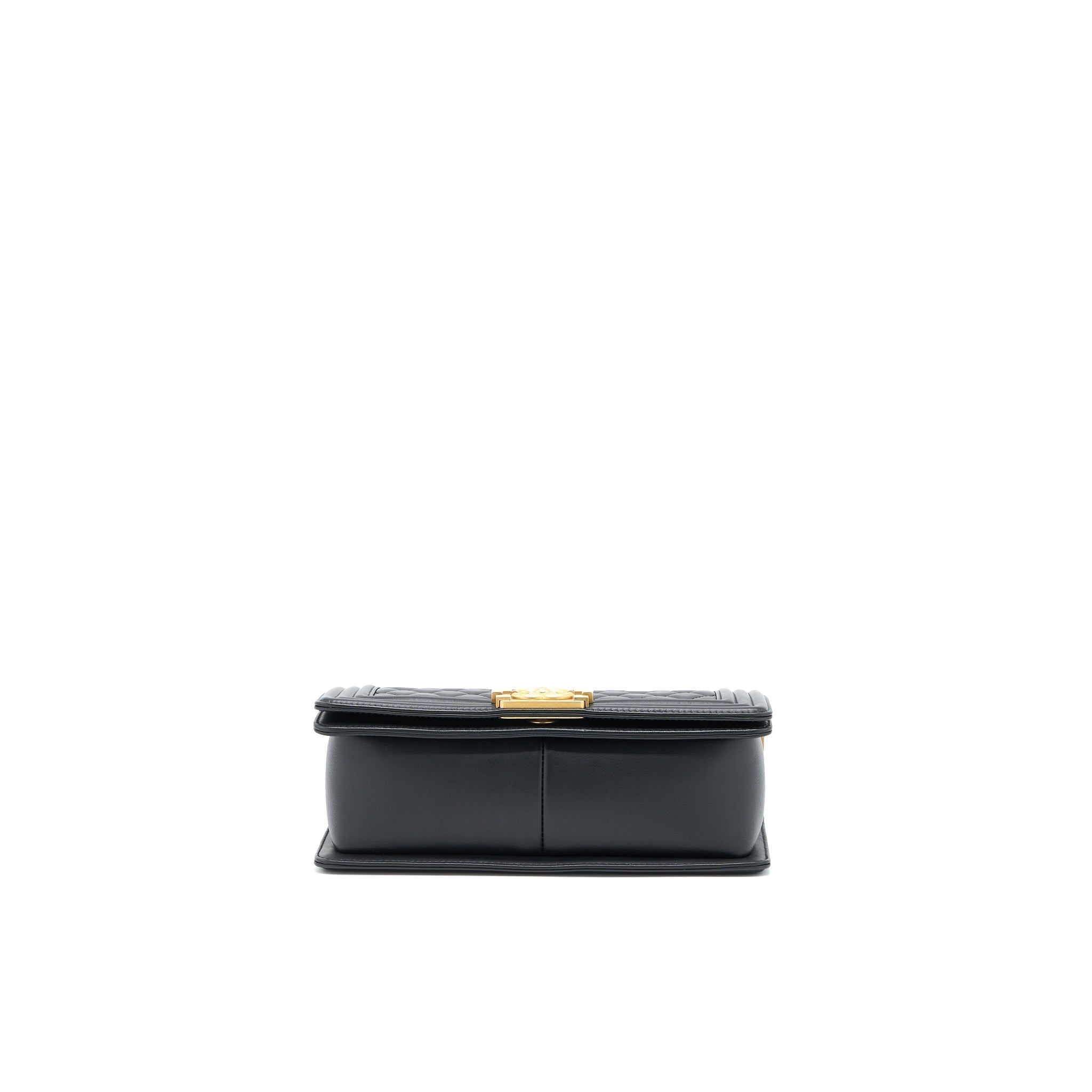 chanel-medium-boy-bag-calfskin-black-brushed-ghw
