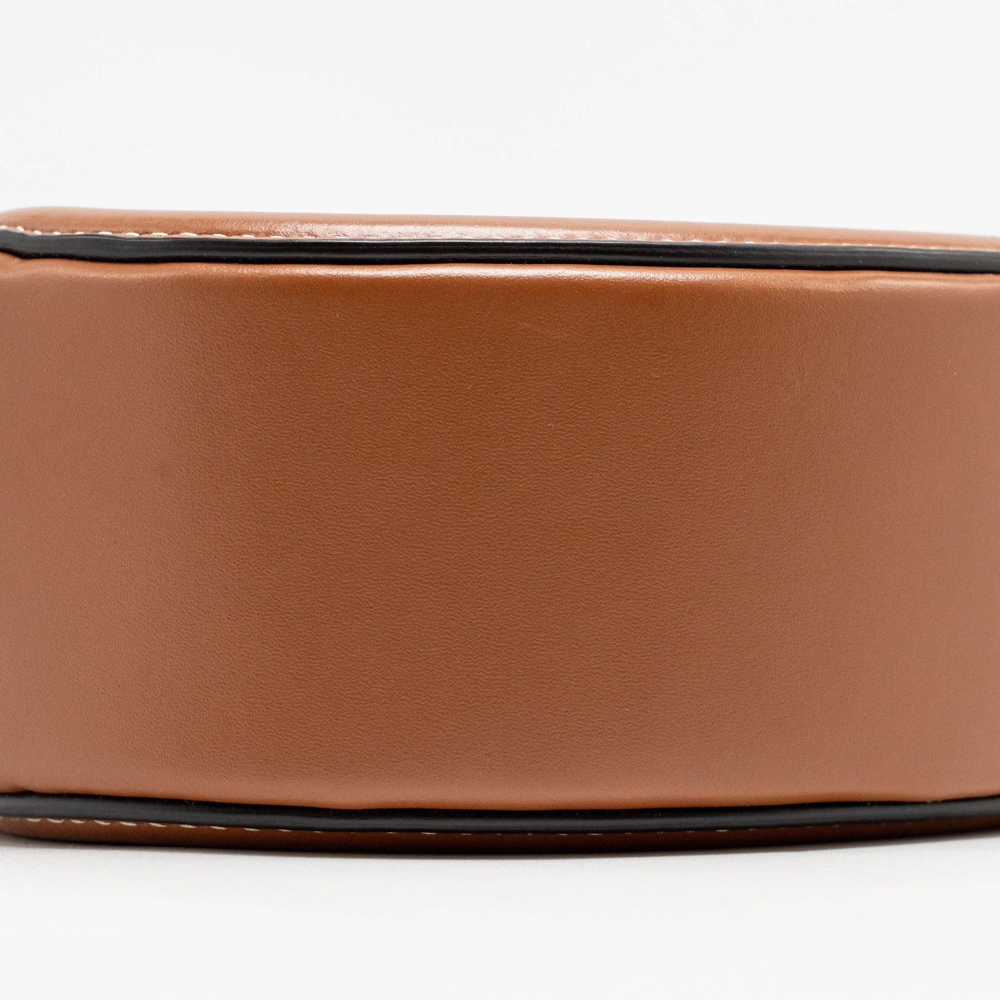 celine-oval-bag-triomphe-smooth-calfskin-tan-ghw