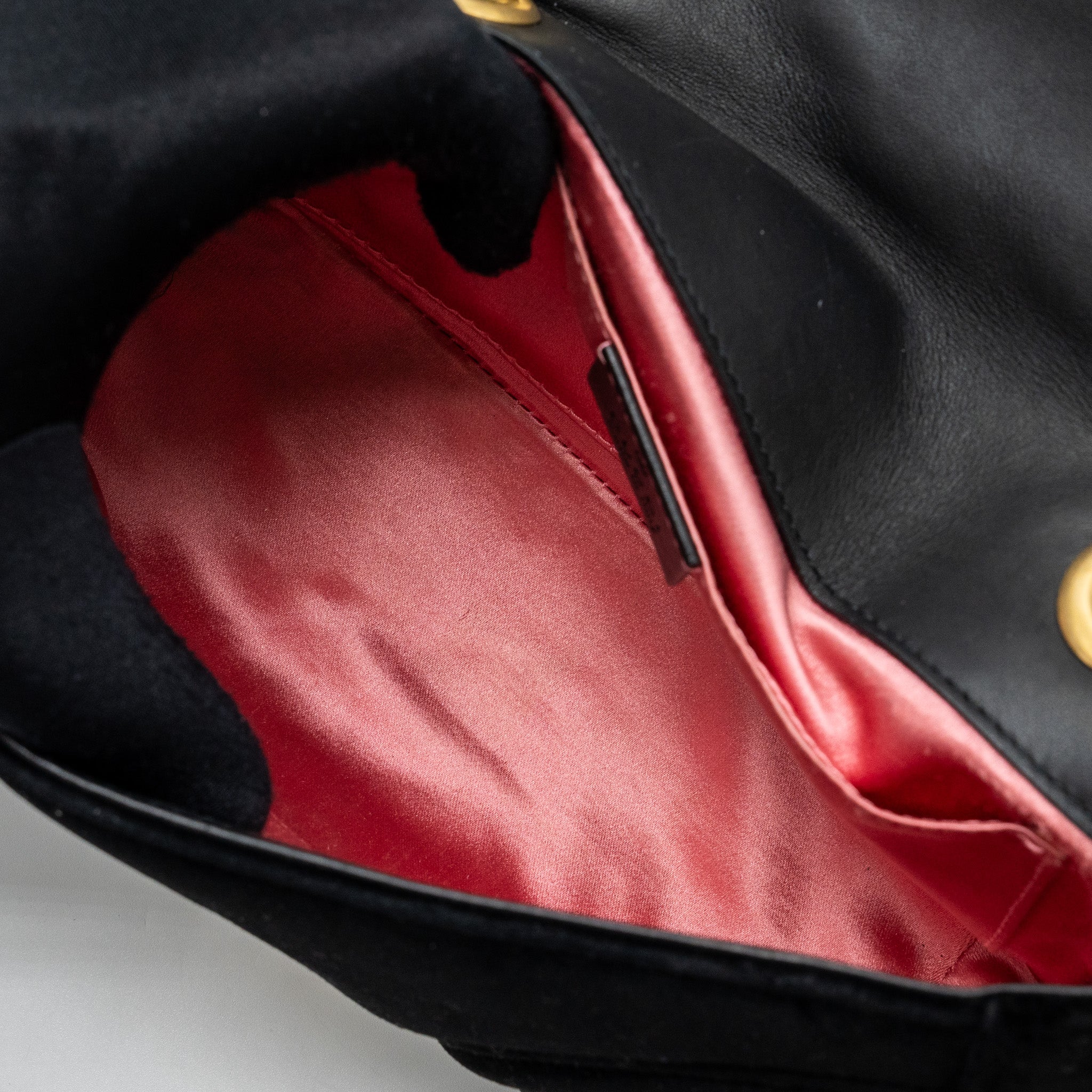 gucci-mini-marmont-velvet-black-ghw-1