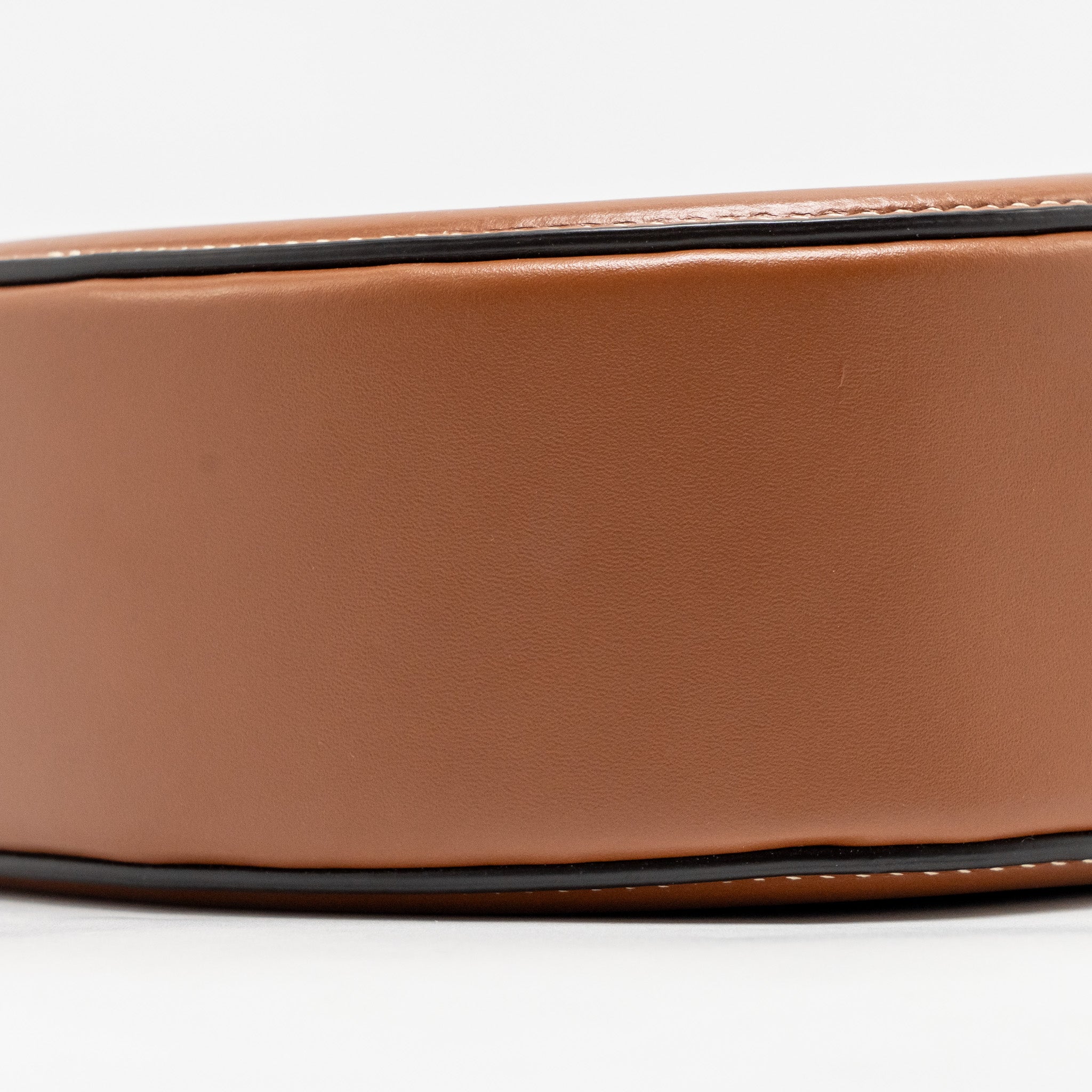 celine-oval-bag-triomphe-smooth-calfskin-tan-ghw