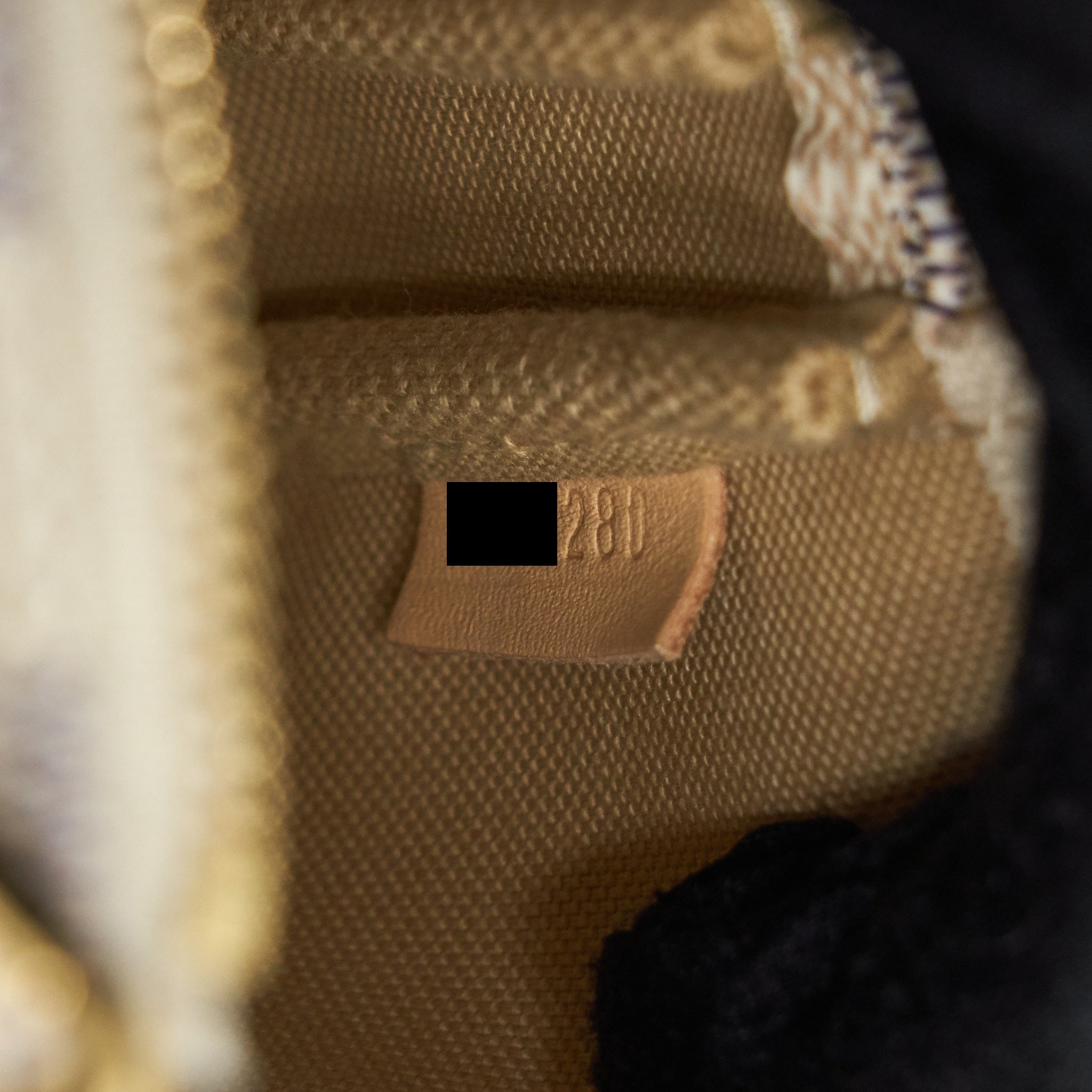 louis-vuitton-mini-pochette-accessories-damier-azur-canvas-1