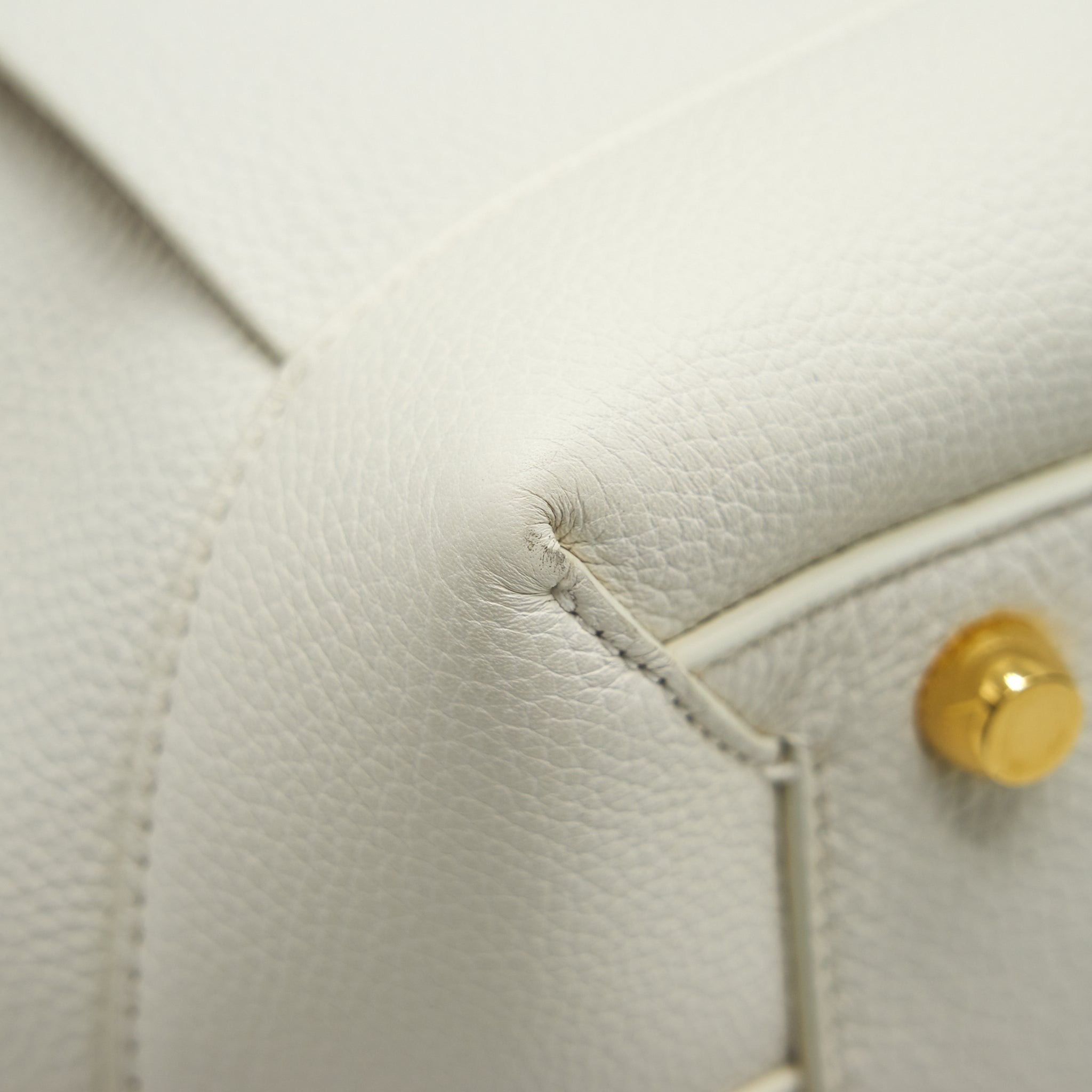 bottega-veneta-pavilion-kuala-lumpur-medium-arco-white