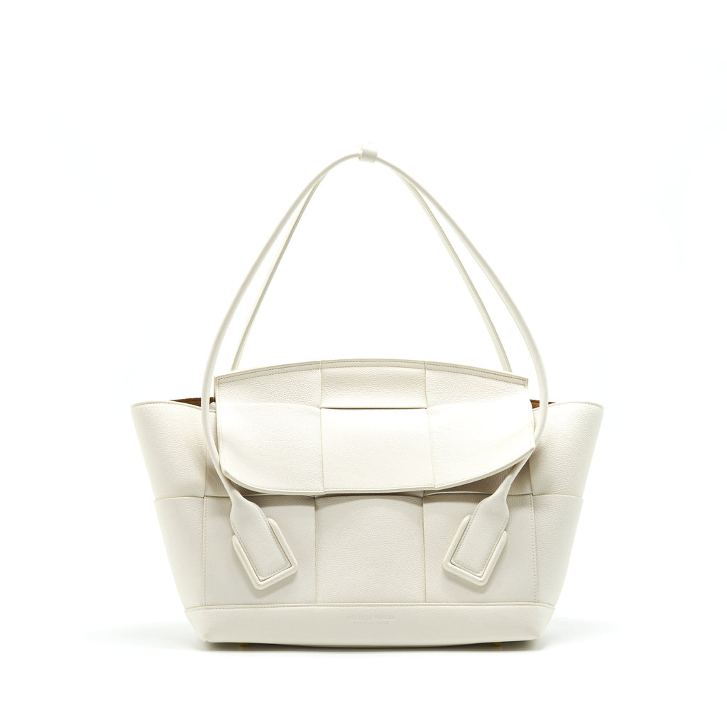 bottega-veneta-pavilion-kuala-lumpur-medium-arco-white
