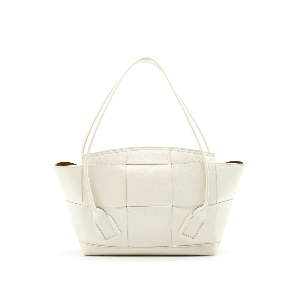 bottega-veneta-pavilion-kuala-lumpur-medium-arco-white