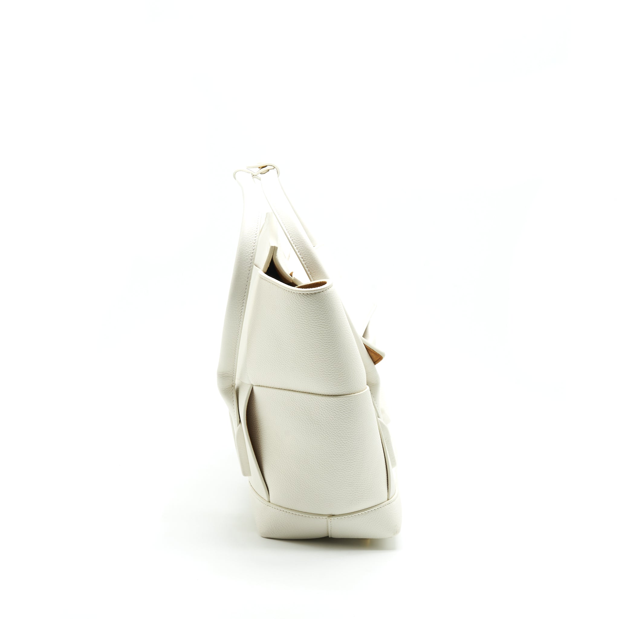 bottega-veneta-pavilion-kuala-lumpur-medium-arco-white