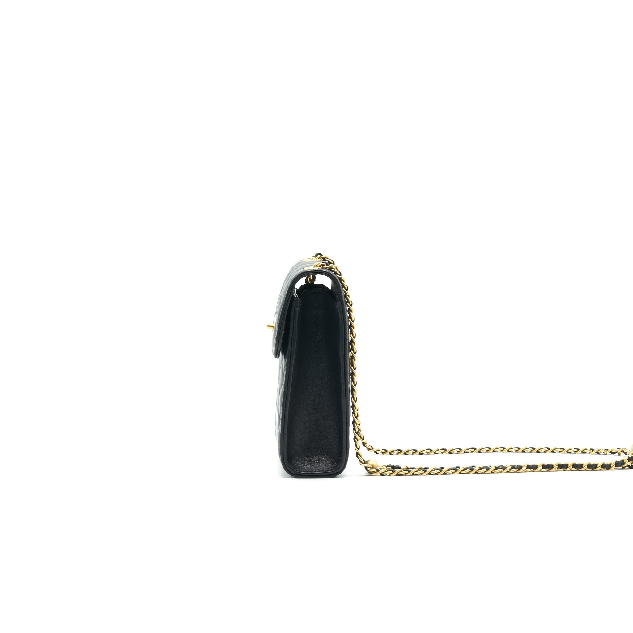 chanel-pearl-crush-vertical-phone-holder-1