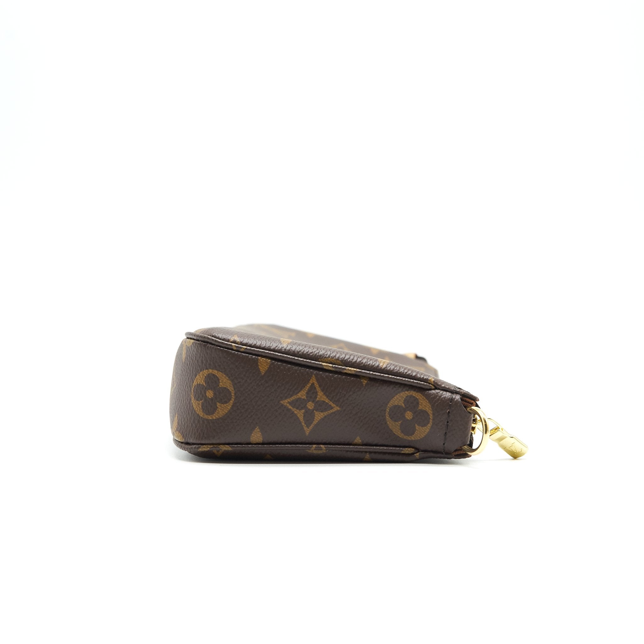 louis-vuitton-pochette-accessories-monogram-canvas-2