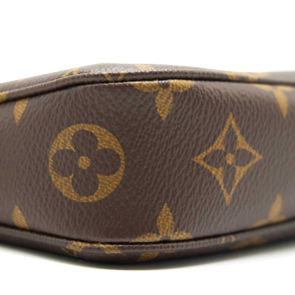 louis-vuitton-pochette-accessories-monogram-canvas-2