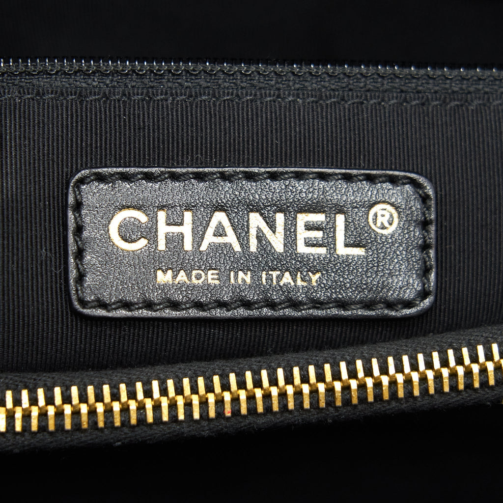 chanel-caviar-grand-shopping-tote-gst-black-1
