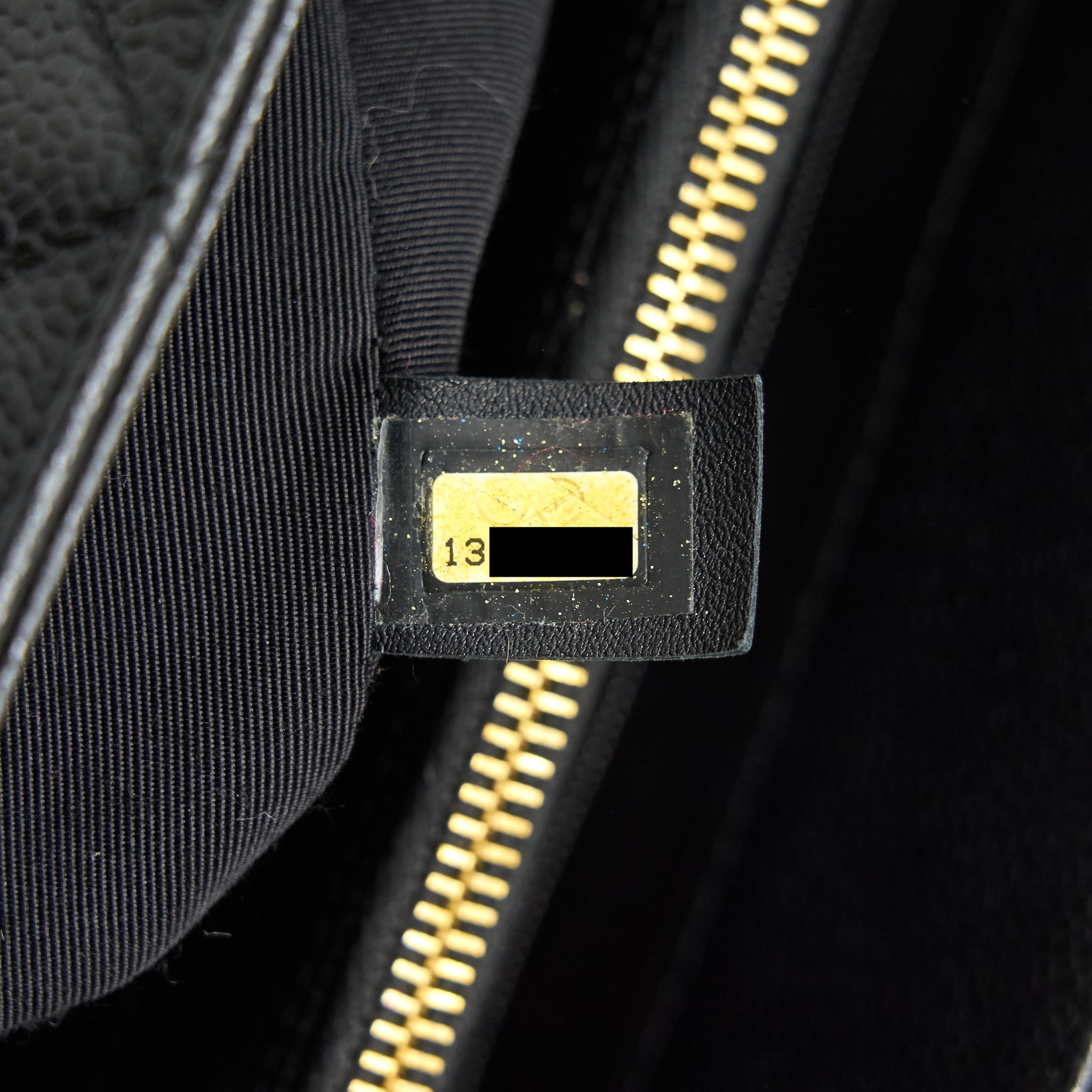 chanel-caviar-grand-shopping-tote-gst-black-1