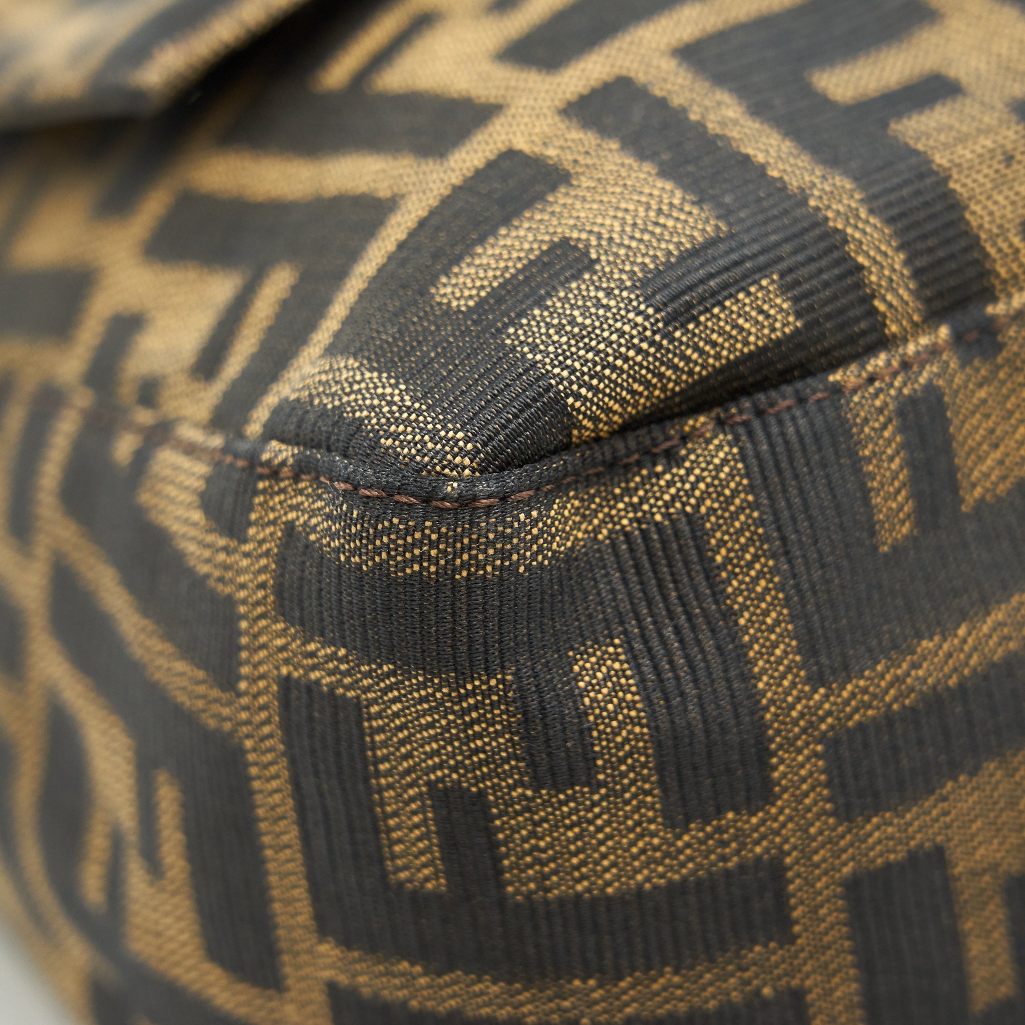 fendi-vintage-zucca-mamma-baguette-bag