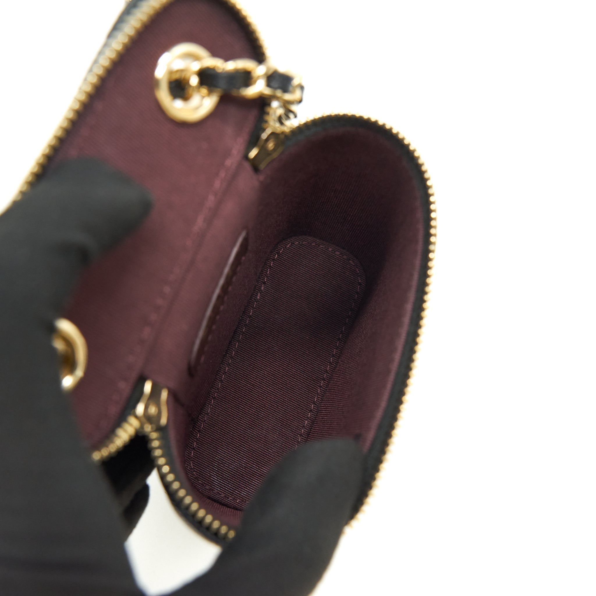 chanel-long-vanity-on-chain-caviar-black-lghw-1