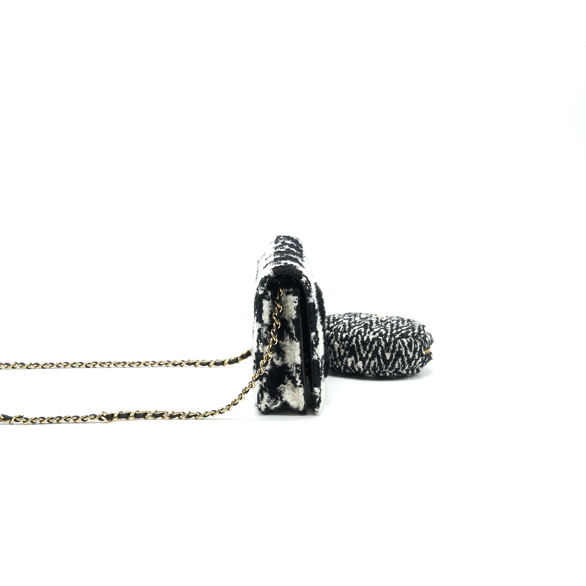 chanel-houndstooth-tweed-wallet-on-chain-black-white