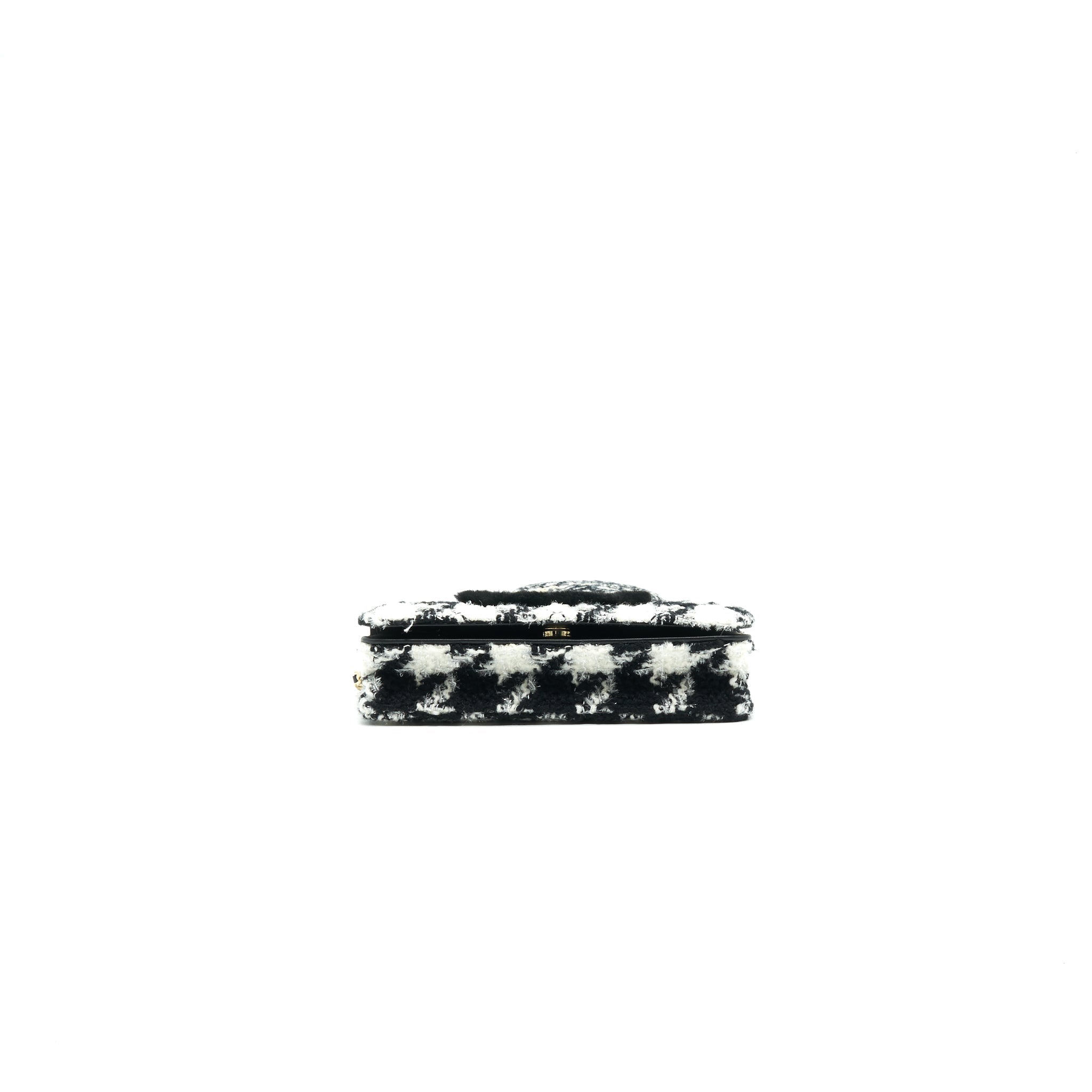 chanel-houndstooth-tweed-wallet-on-chain-black-white
