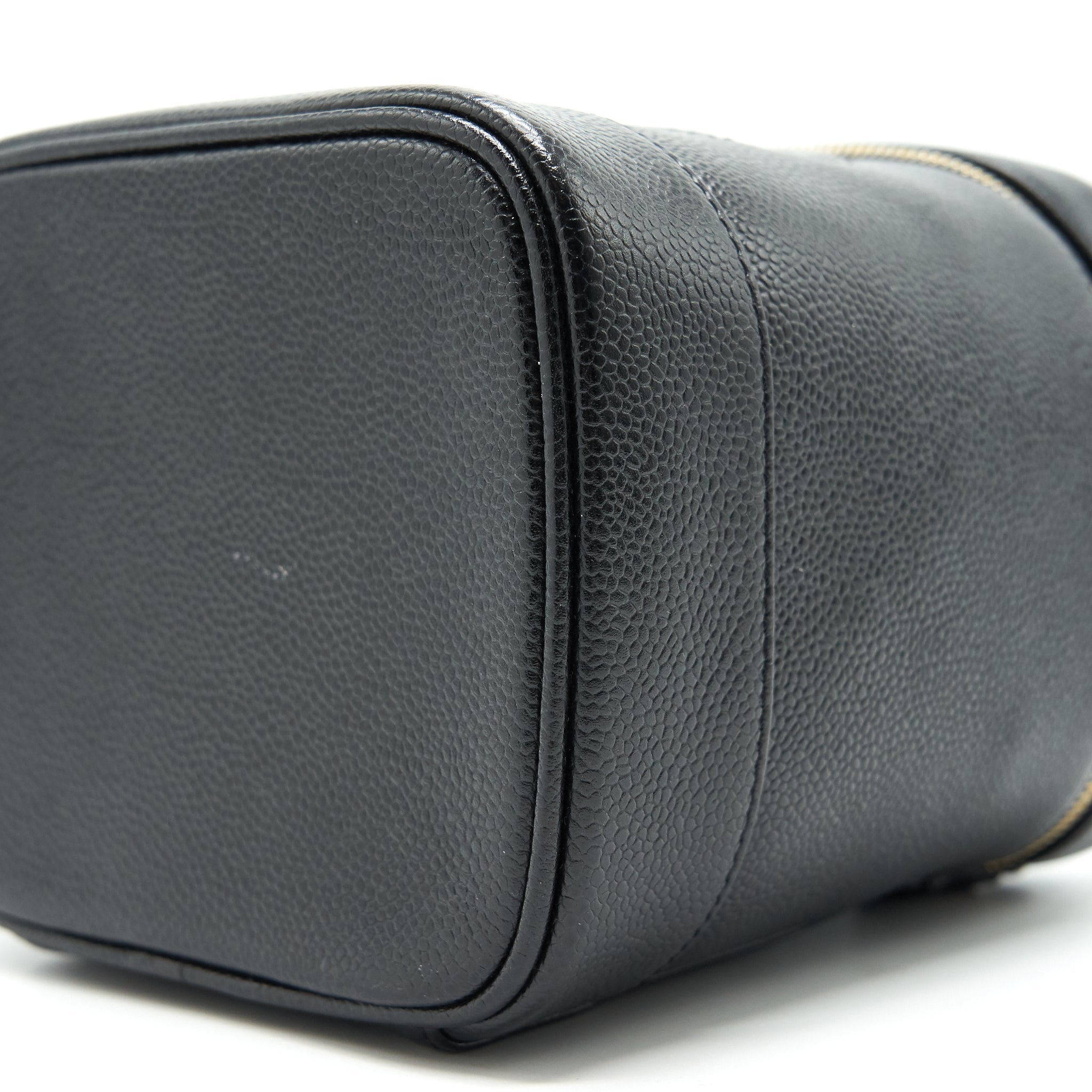 chanel-vintage-vanity-case-caviar-black-ghw
