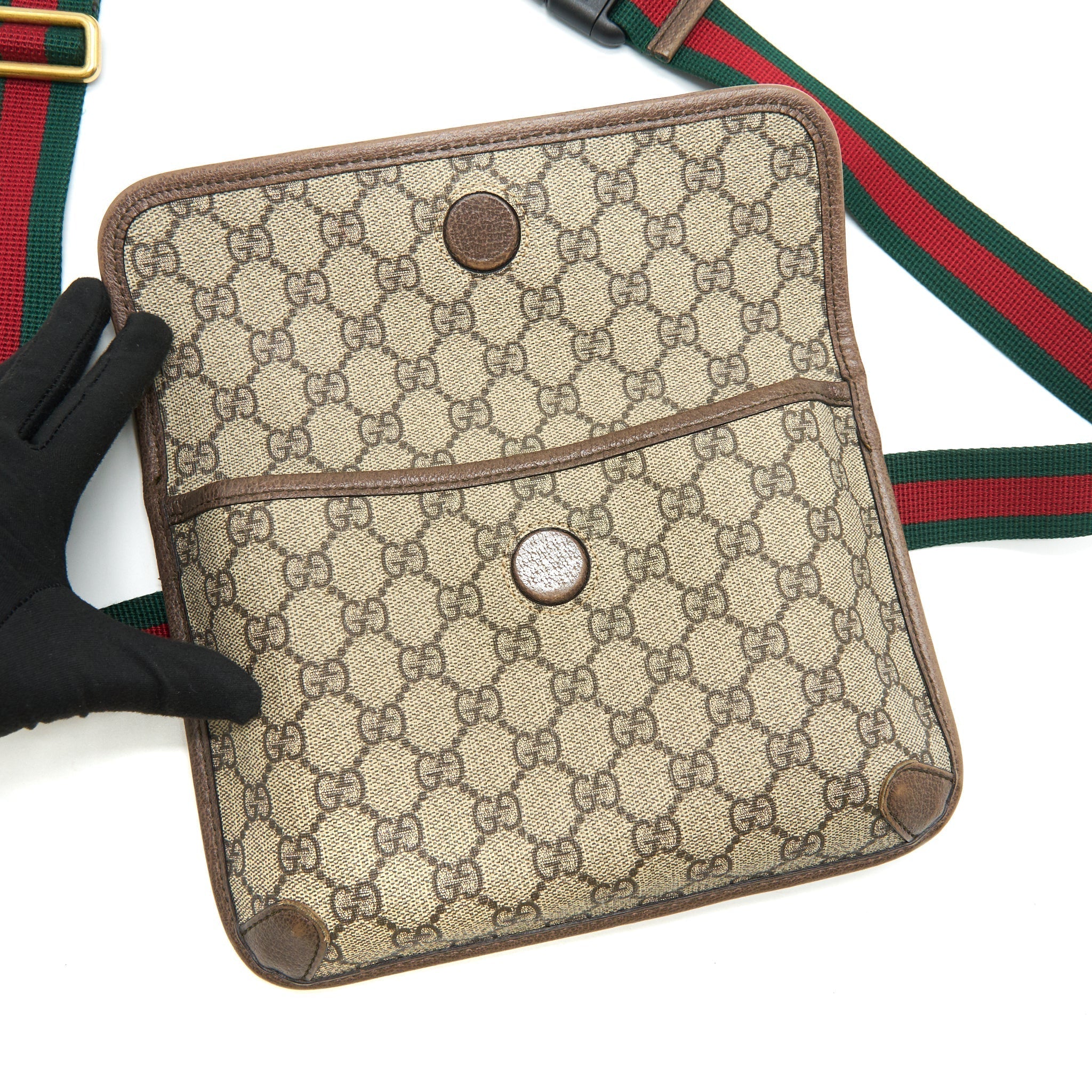 gucci-gg-supreme-canvas-belt-bag