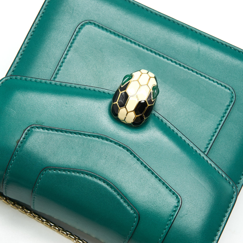 bvlgari-serpenti-forever-crossbody-bag-green