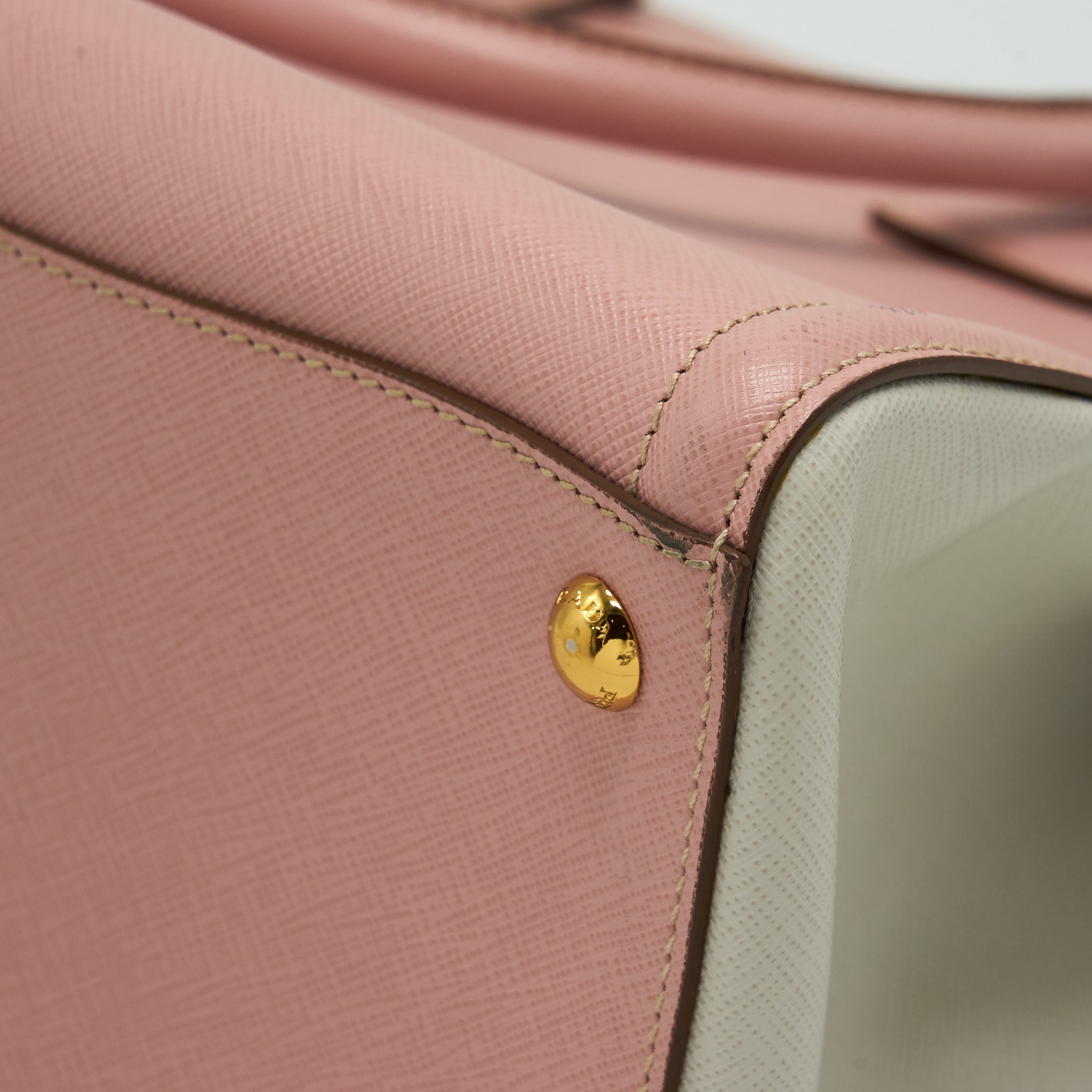 prada-top-handle-saffiano-tote-bag-calfskin-pink-ghw