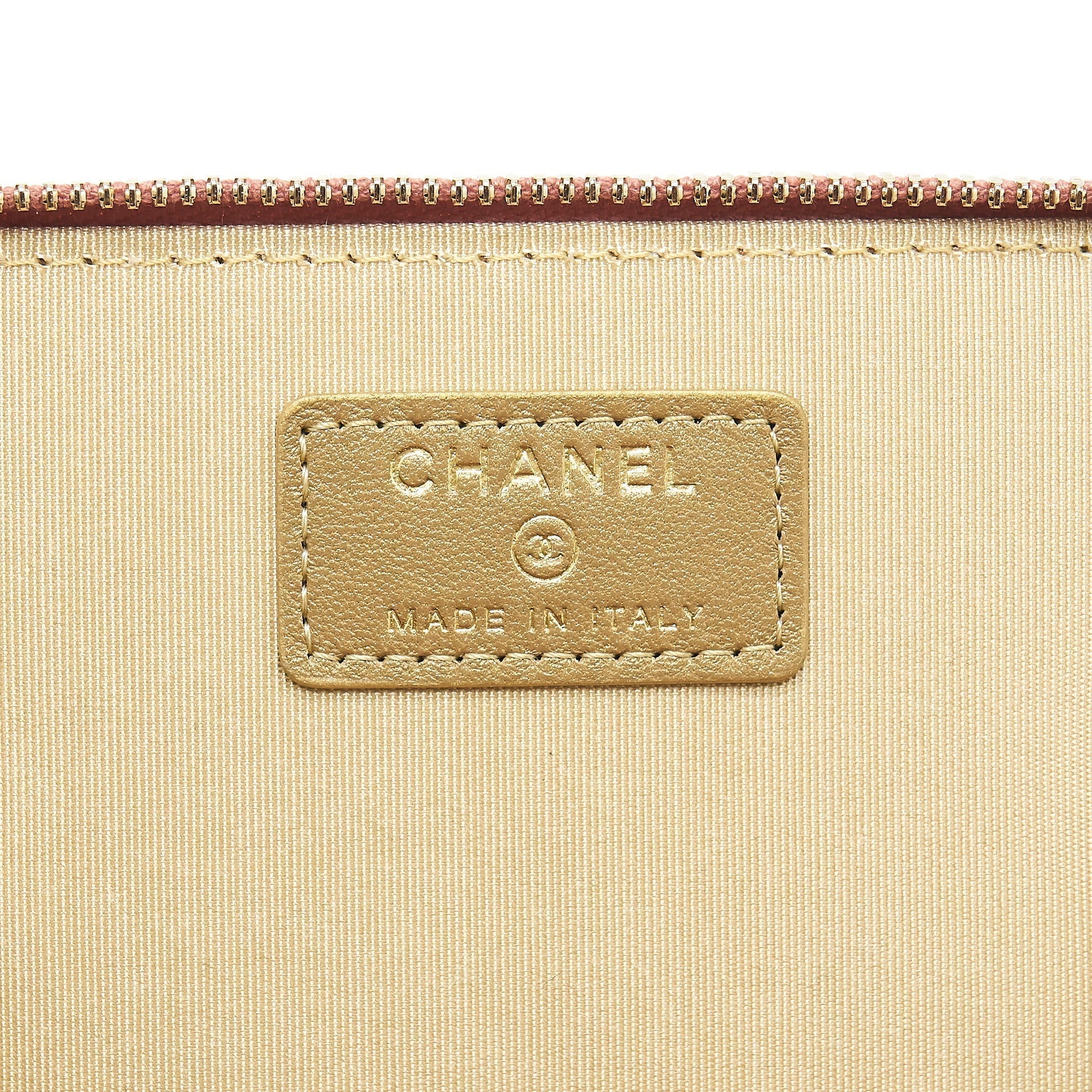 chanel-21b-pearl-crush-long-vanity-with-chain-dark-pink-with-ghw