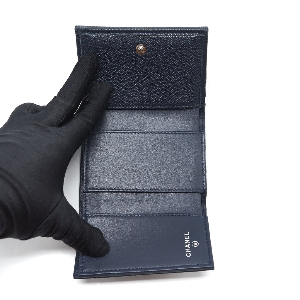 chanel-small-compact-wallet-caviar-leather-indigo-shw