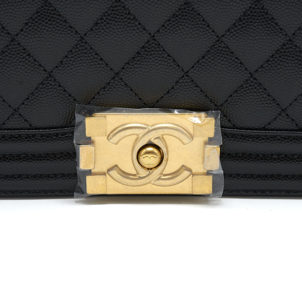 chanel-small-boy-bag-caviar-black-with-ghw-microchip