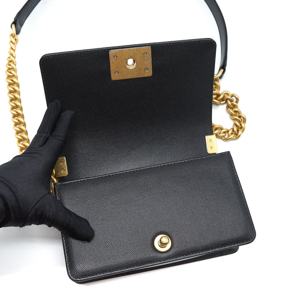 chanel-small-boy-bag-caviar-black-with-ghw-microchip