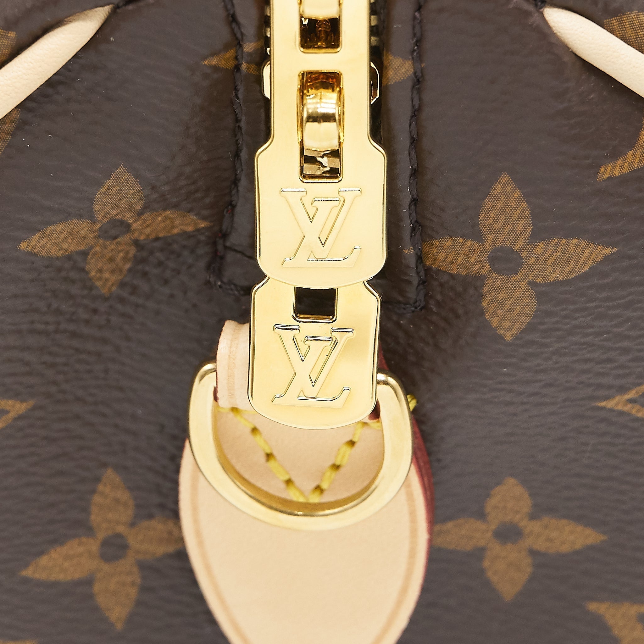 louis-vuitton-speedy-bandouliere-20-monogram-canvas-with-black-strap