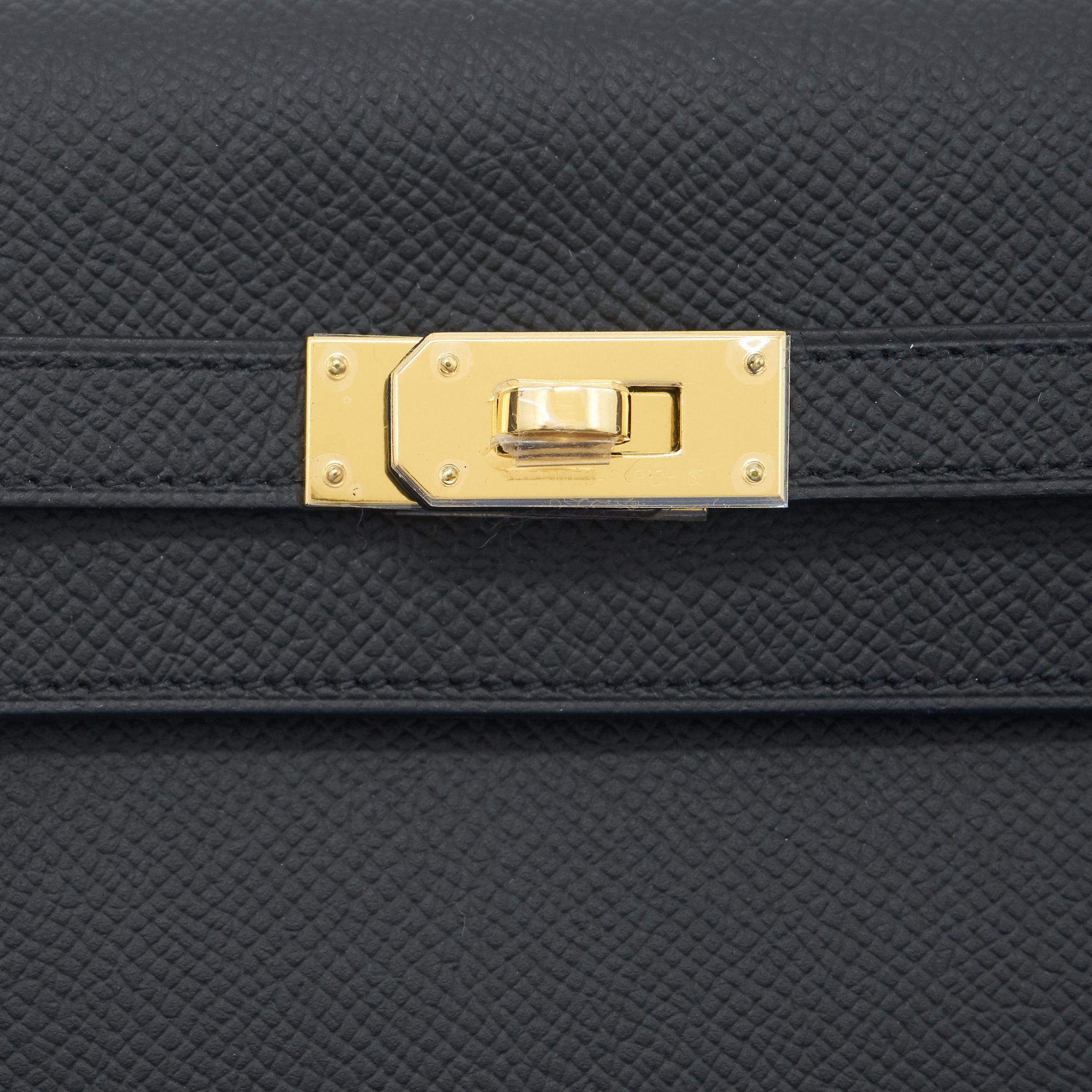 hermes-classic-kelly-to-go-epsom-leather-black-ghw
