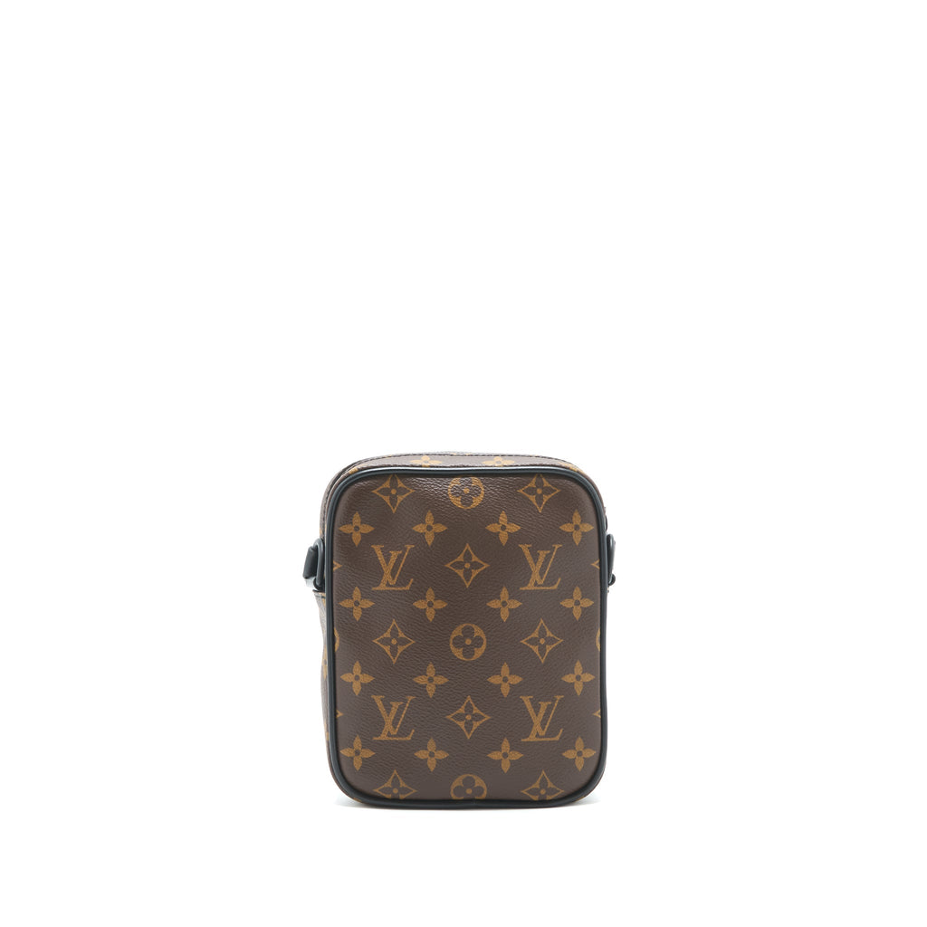 louis-vuitton-cross-body-camera-bag-monogram