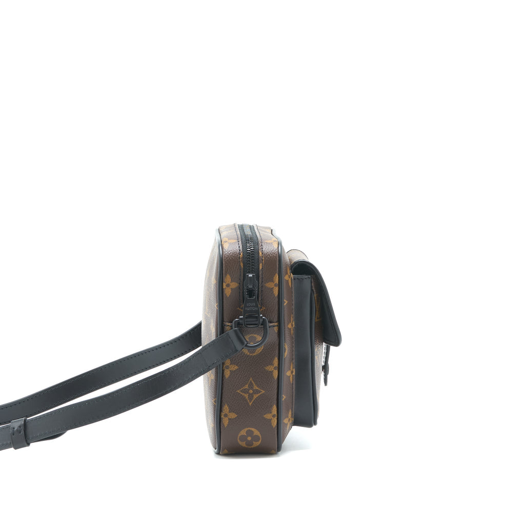 louis-vuitton-cross-body-camera-bag-monogram