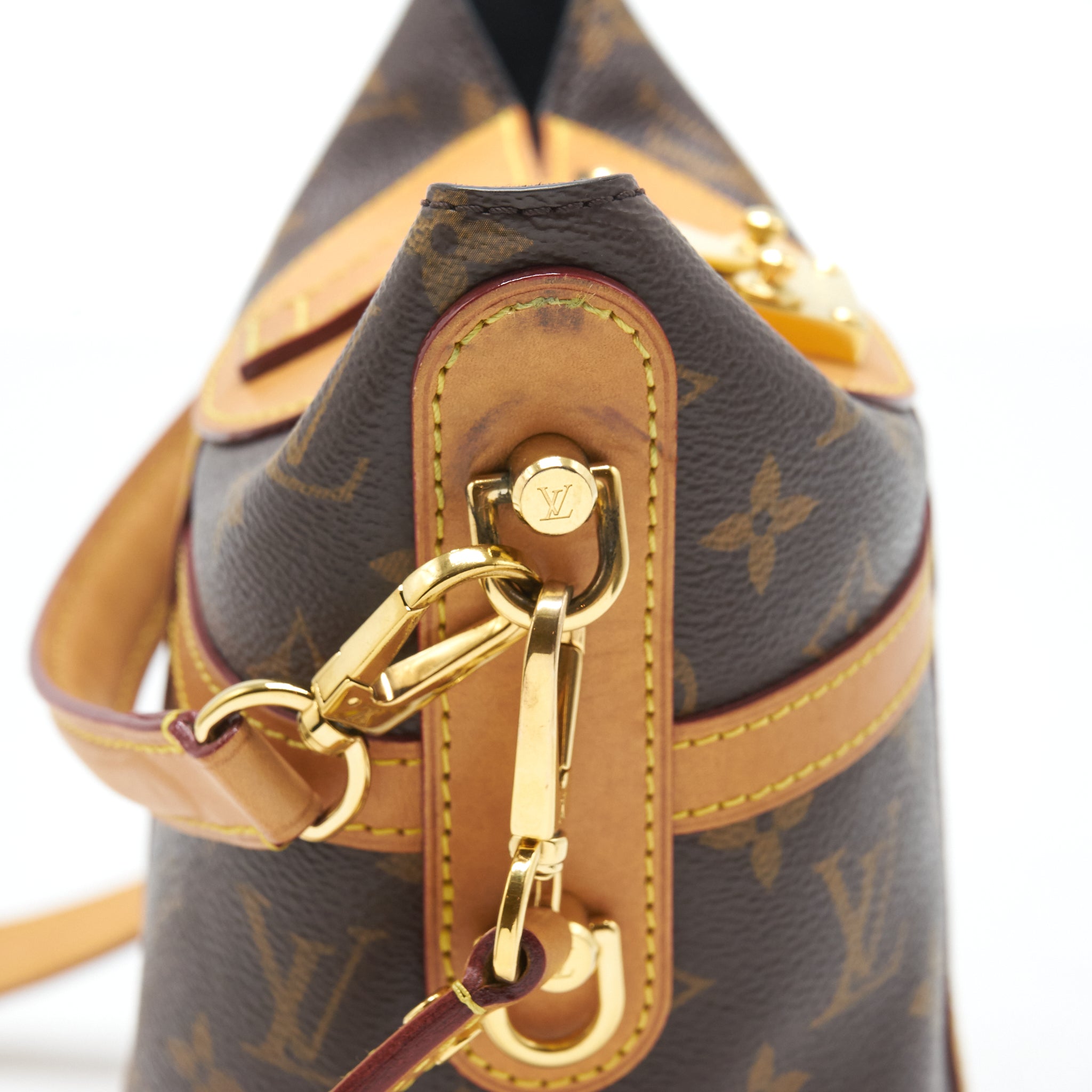 louis-vuitton-duffle-bag-monogram-canvas-1