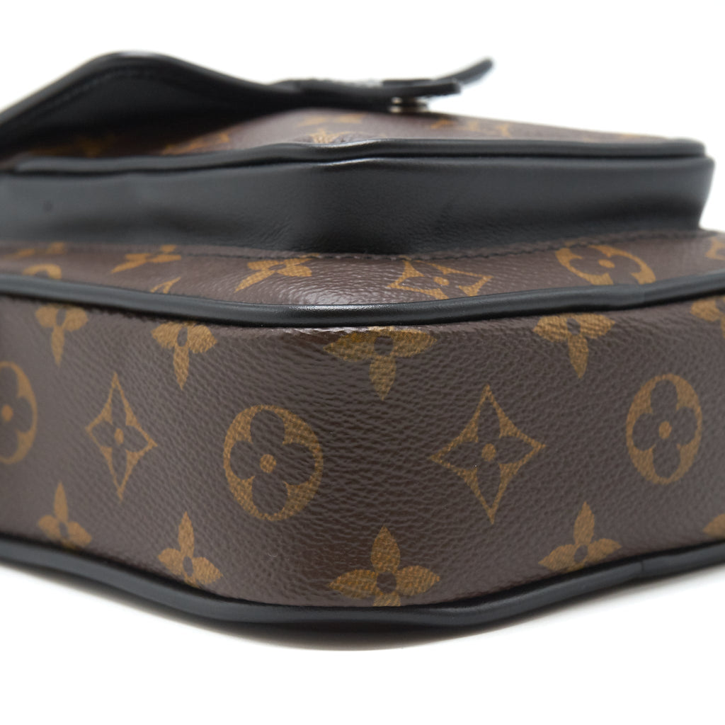 louis-vuitton-cross-body-camera-bag-monogram