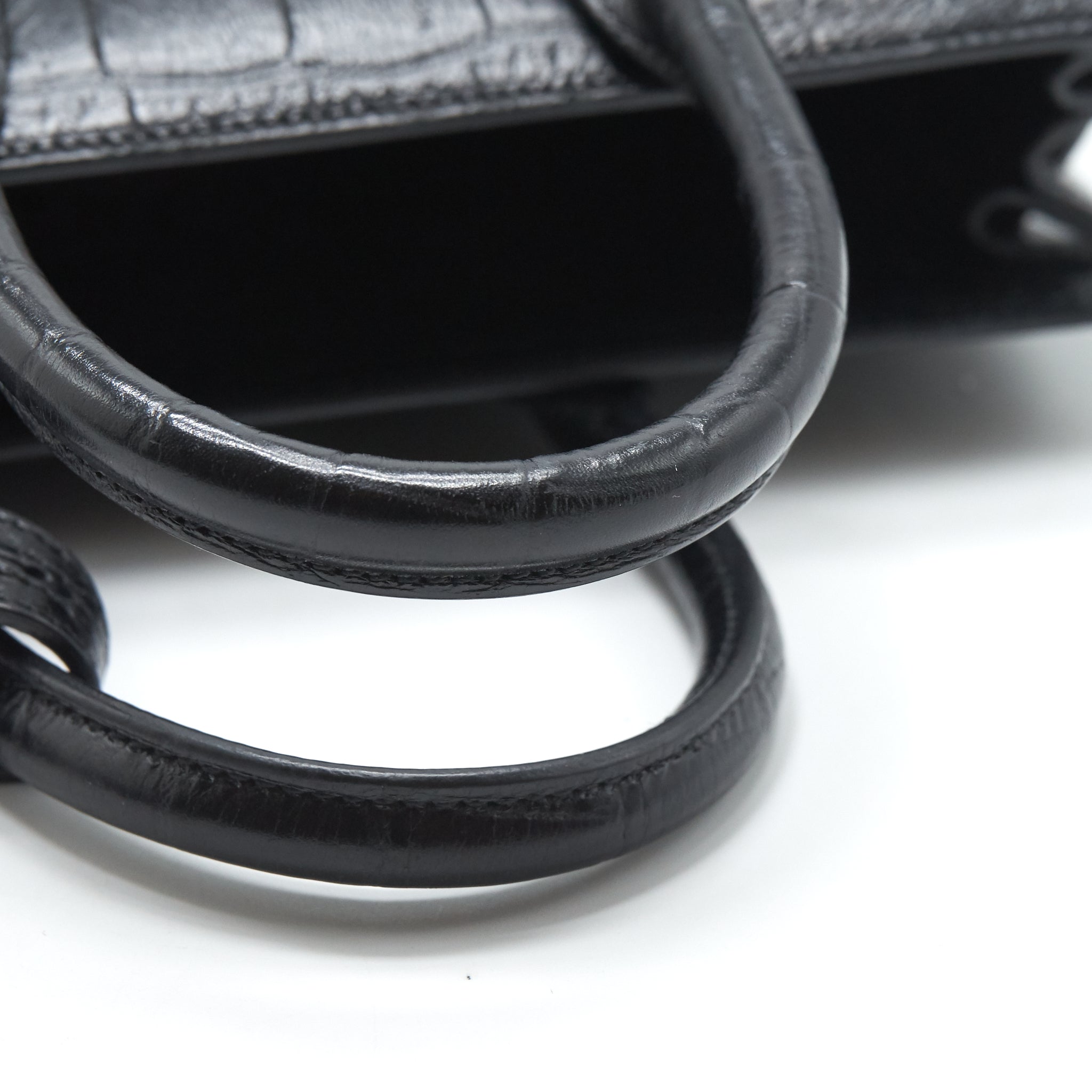 saint-laurent-ysl-sac-de-jour-nano-in-croc-embossed-black-shw