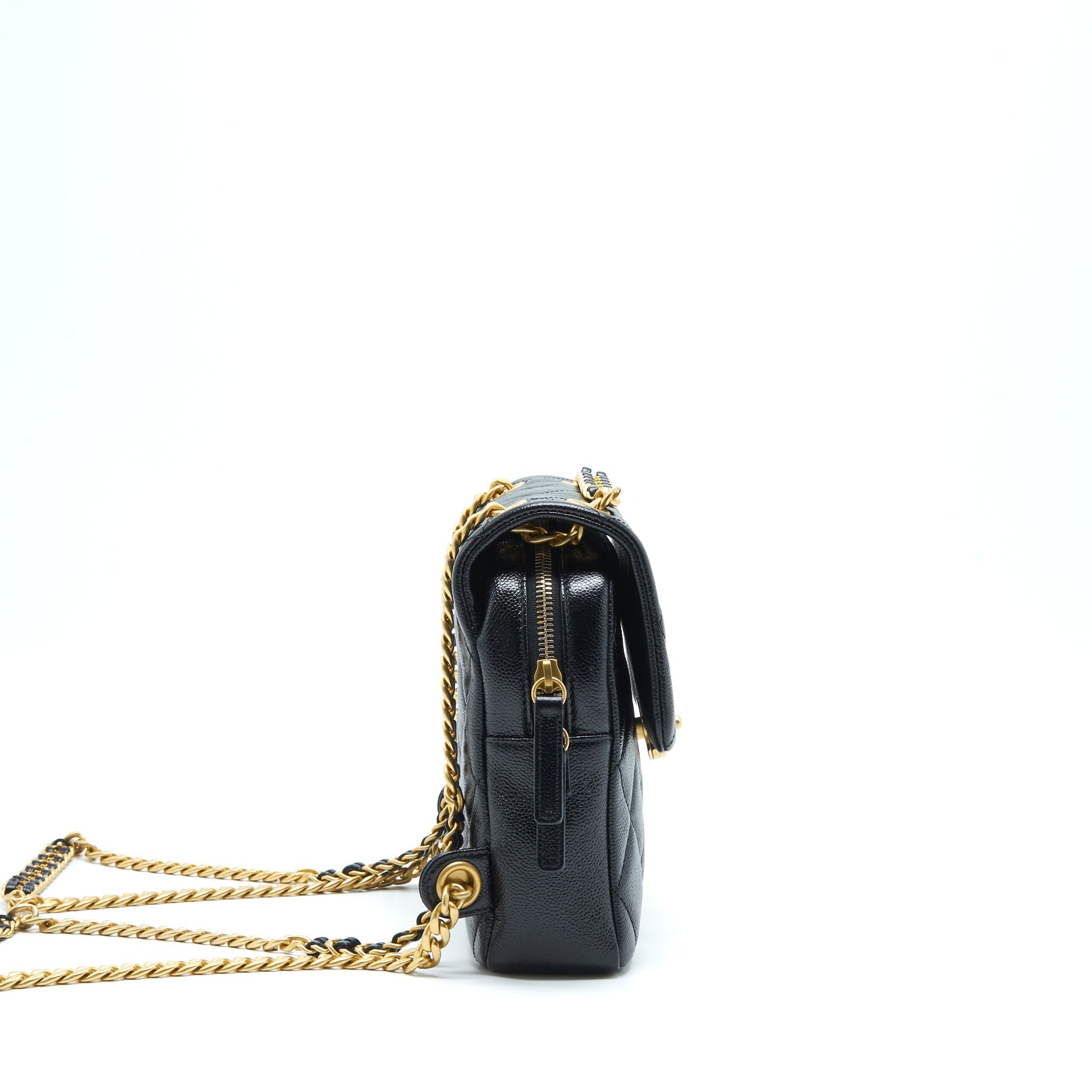 chanel-22p-flap-backpack-caviar-black-ghw