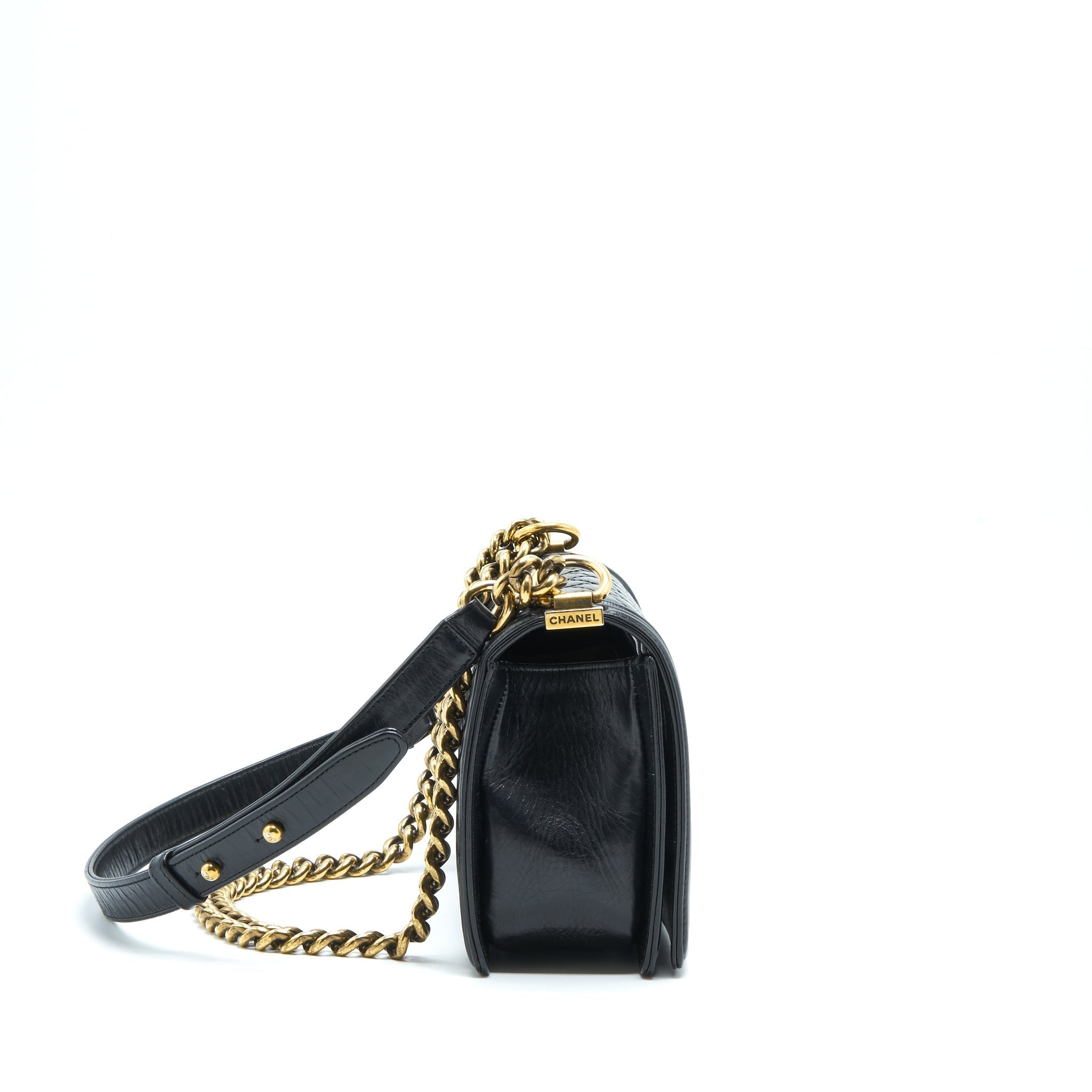 chanel-medium-boy-bag-calfskin-black-ghw