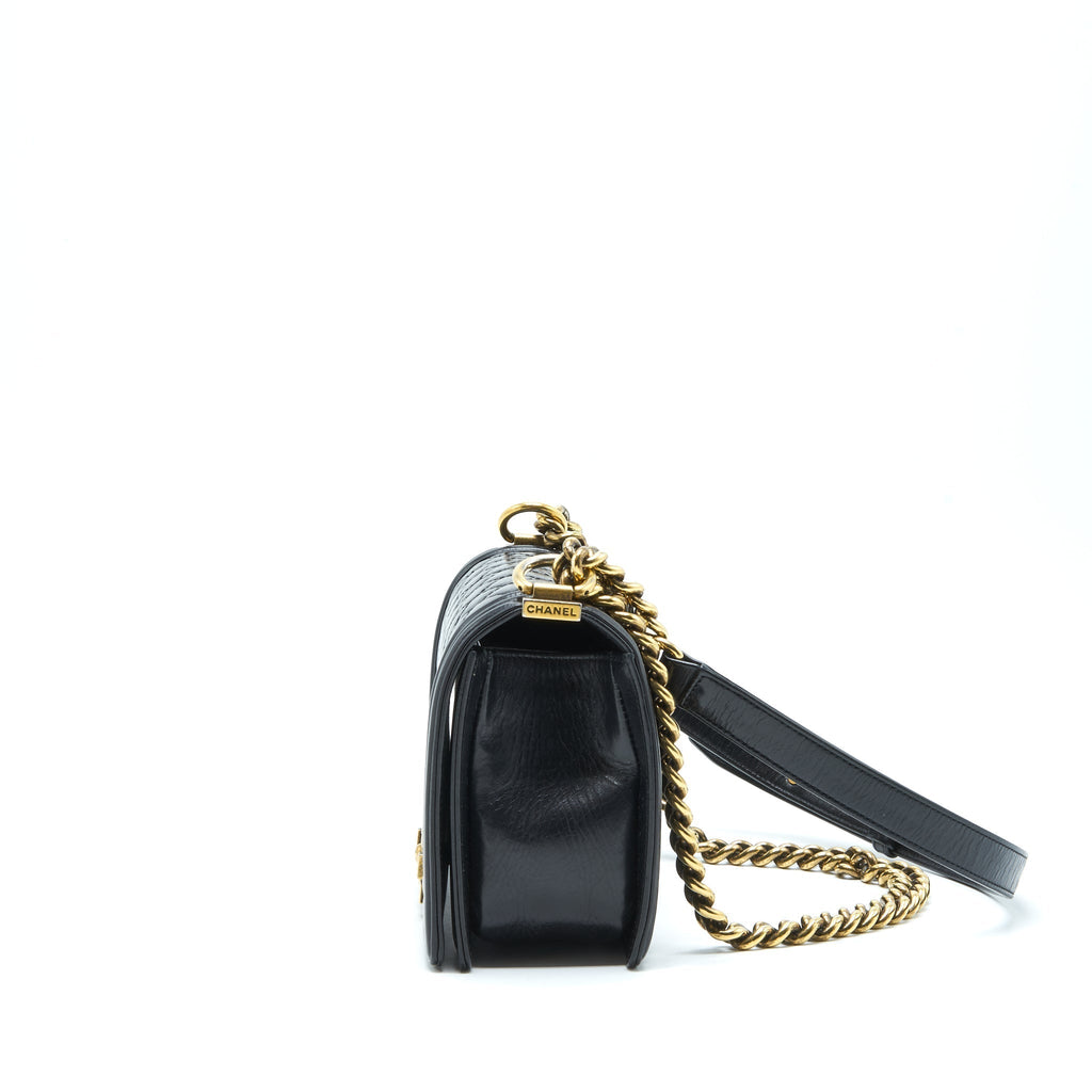 chanel-medium-boy-bag-calfskin-black-ghw