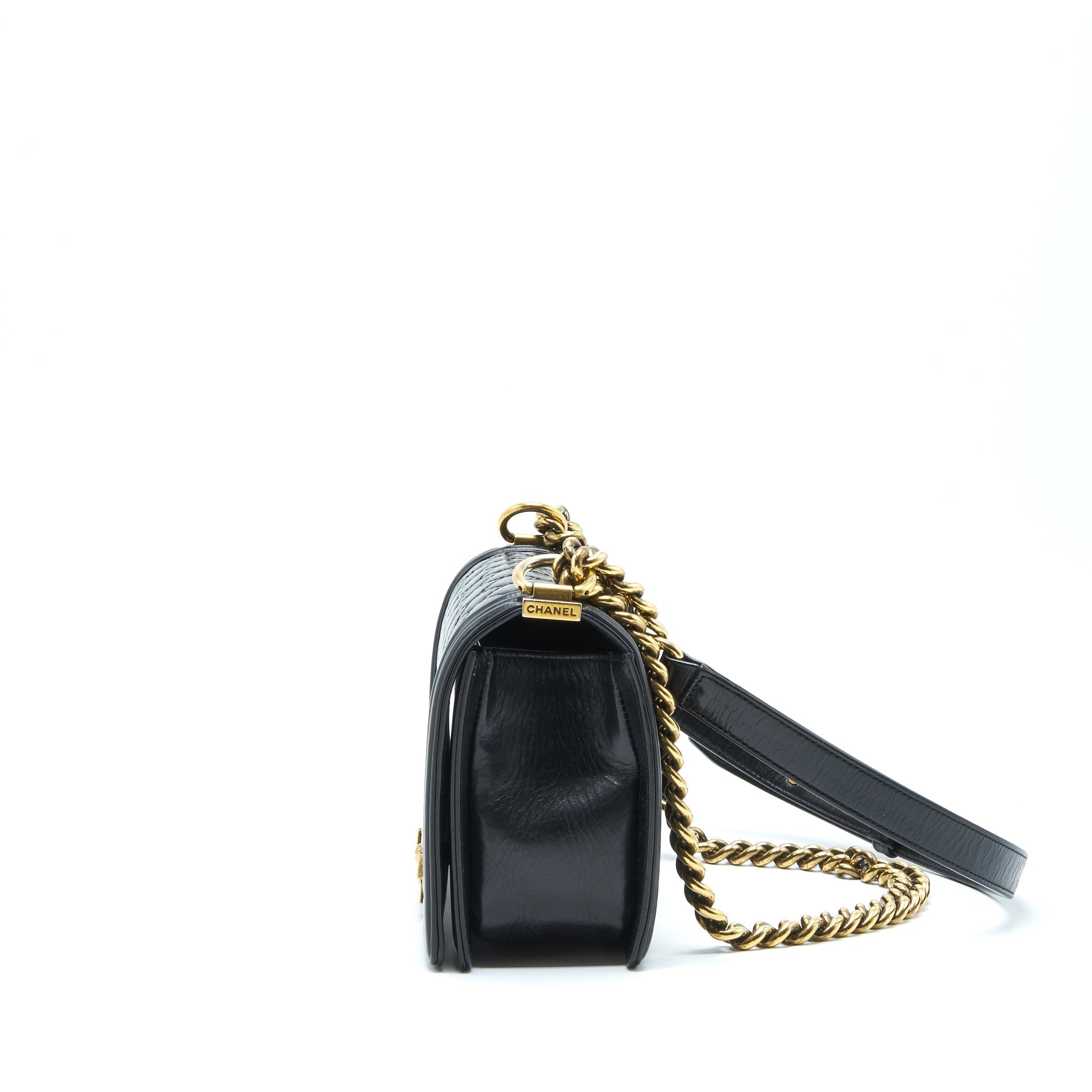 chanel-medium-boy-bag-calfskin-black-ghw