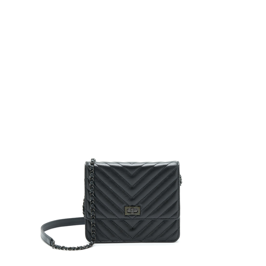 chanel-2-55-square-wallet-on-chain-chevron-calfskin-so-black
